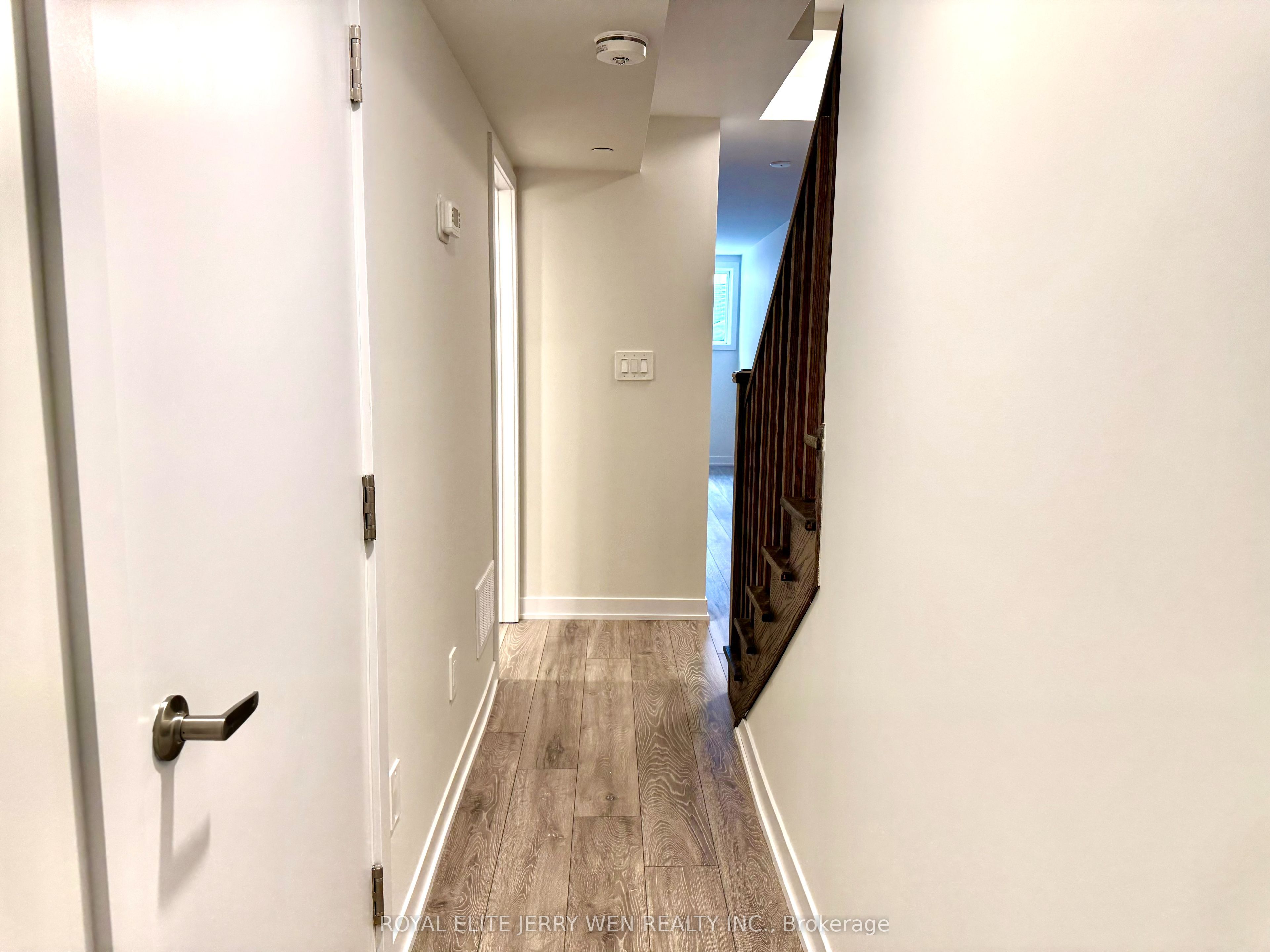 2 Green Gardens Boulevard Basement, Toronto, ON M6A 0E7 photo 4