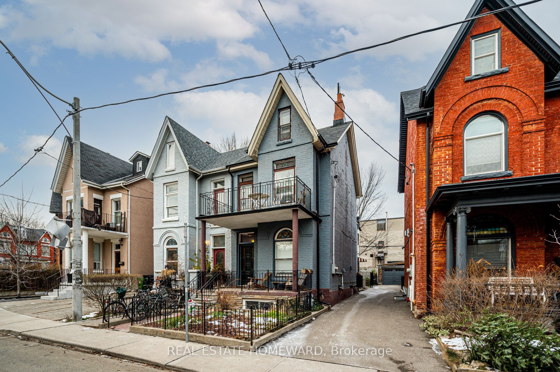 66 Mackenzie Crescent Main Fl, Toronto, ON M6J 1T1