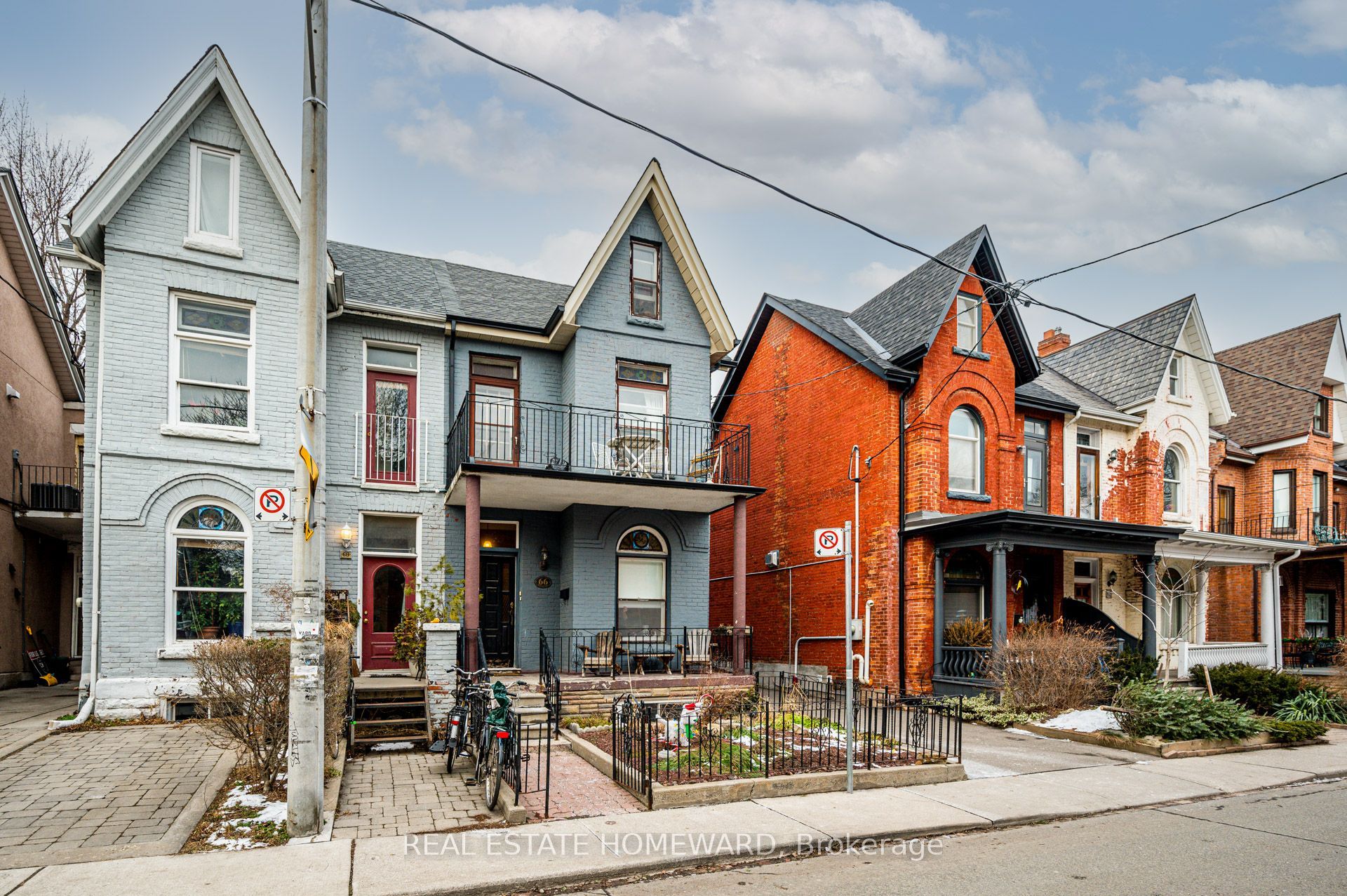 66 Mackenzie Crescent Main Fl, Toronto, ON M6J 1T1 photo 3