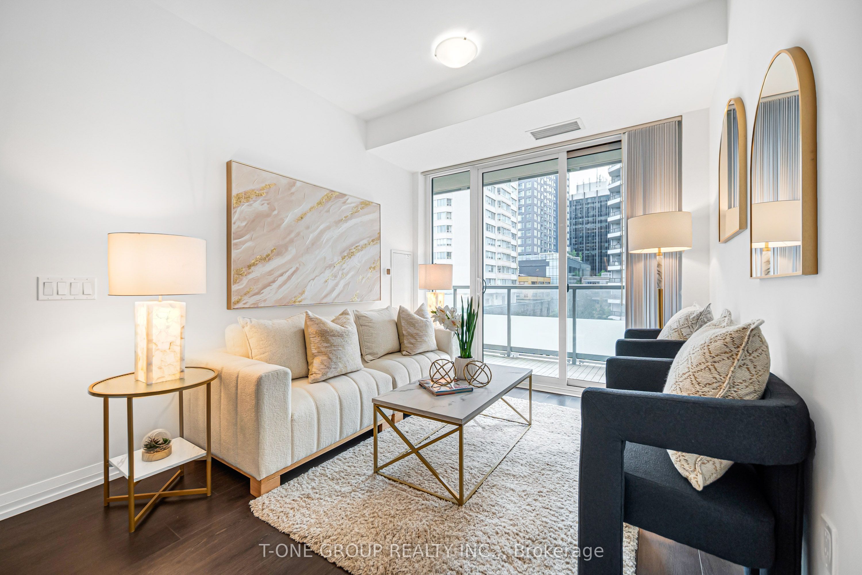 25 Holly Street 610, Toronto, ON M4S 0E3 photo 2