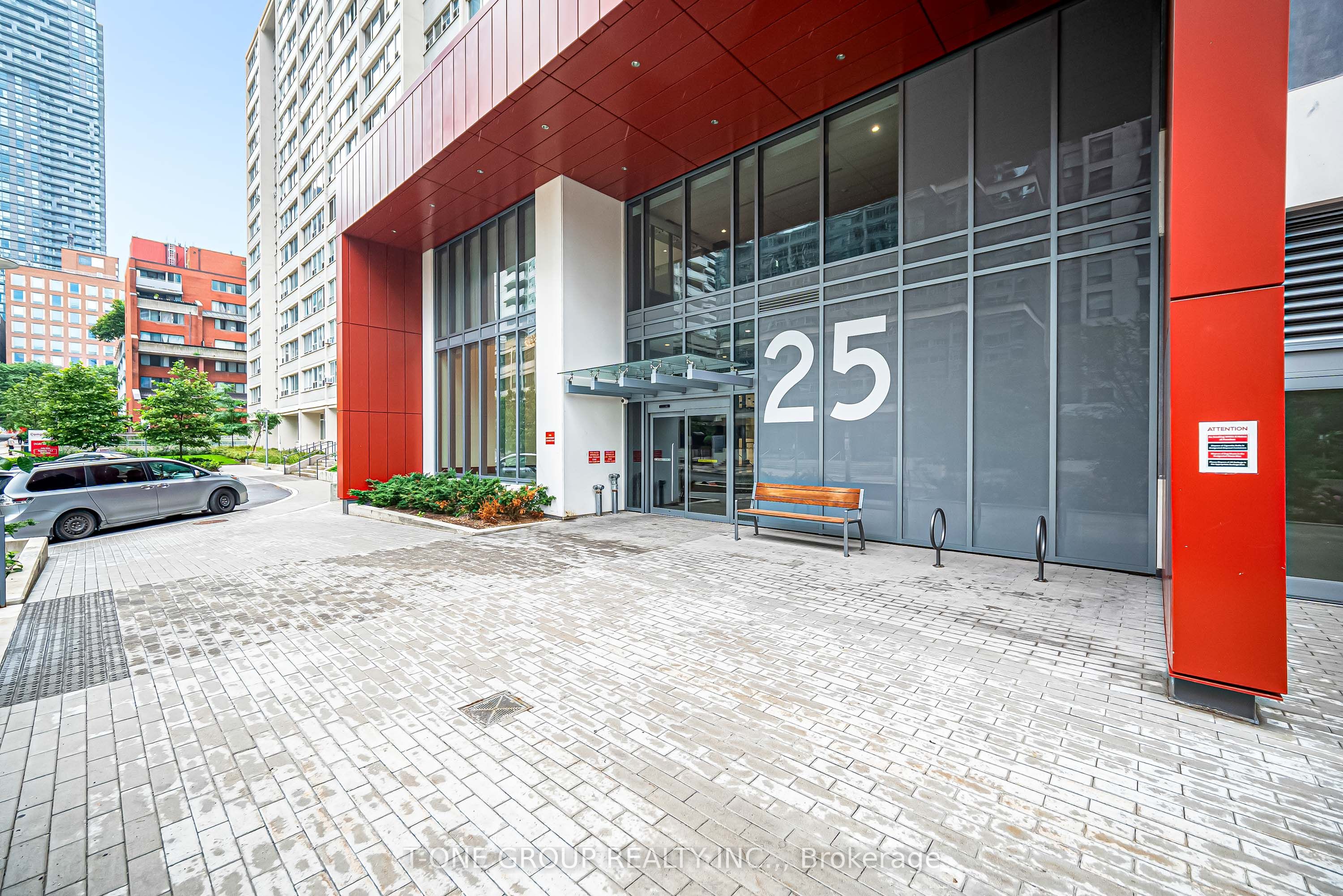 25 Holly Street 610, Toronto, ON M4S 0E3 photo 5