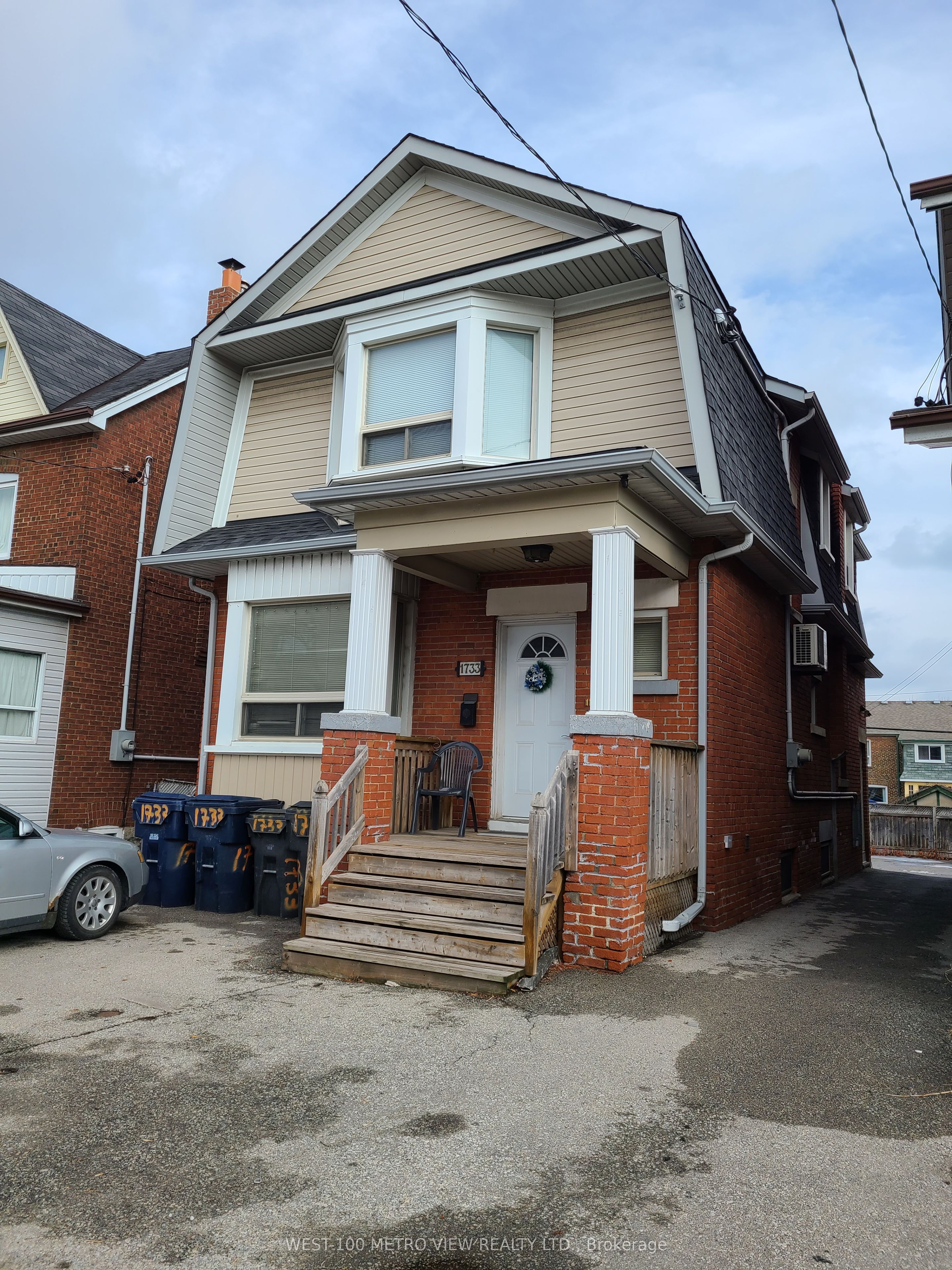 1733 Dufferin Street, Toronto, ON M6E 3N9