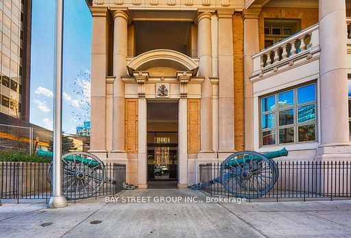 426 University Avenue 2708, Toronto, ON M5G 1S9
