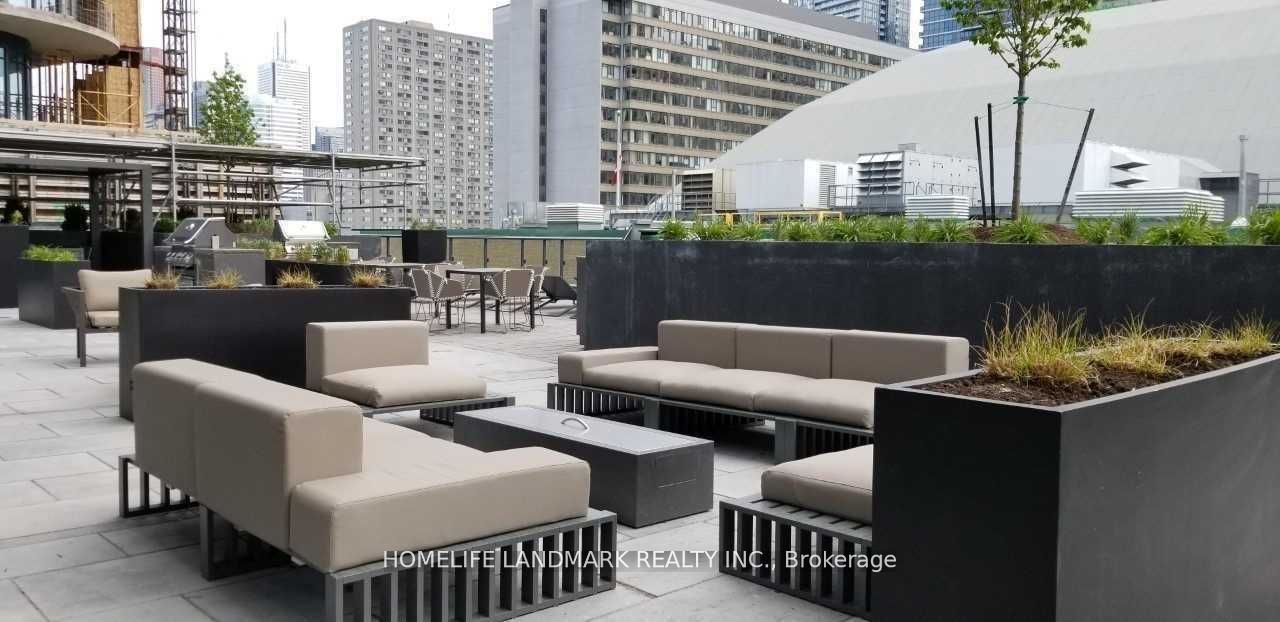 85 Wood Street 2316, Toronto, ON M4Y 0E8 photo 5