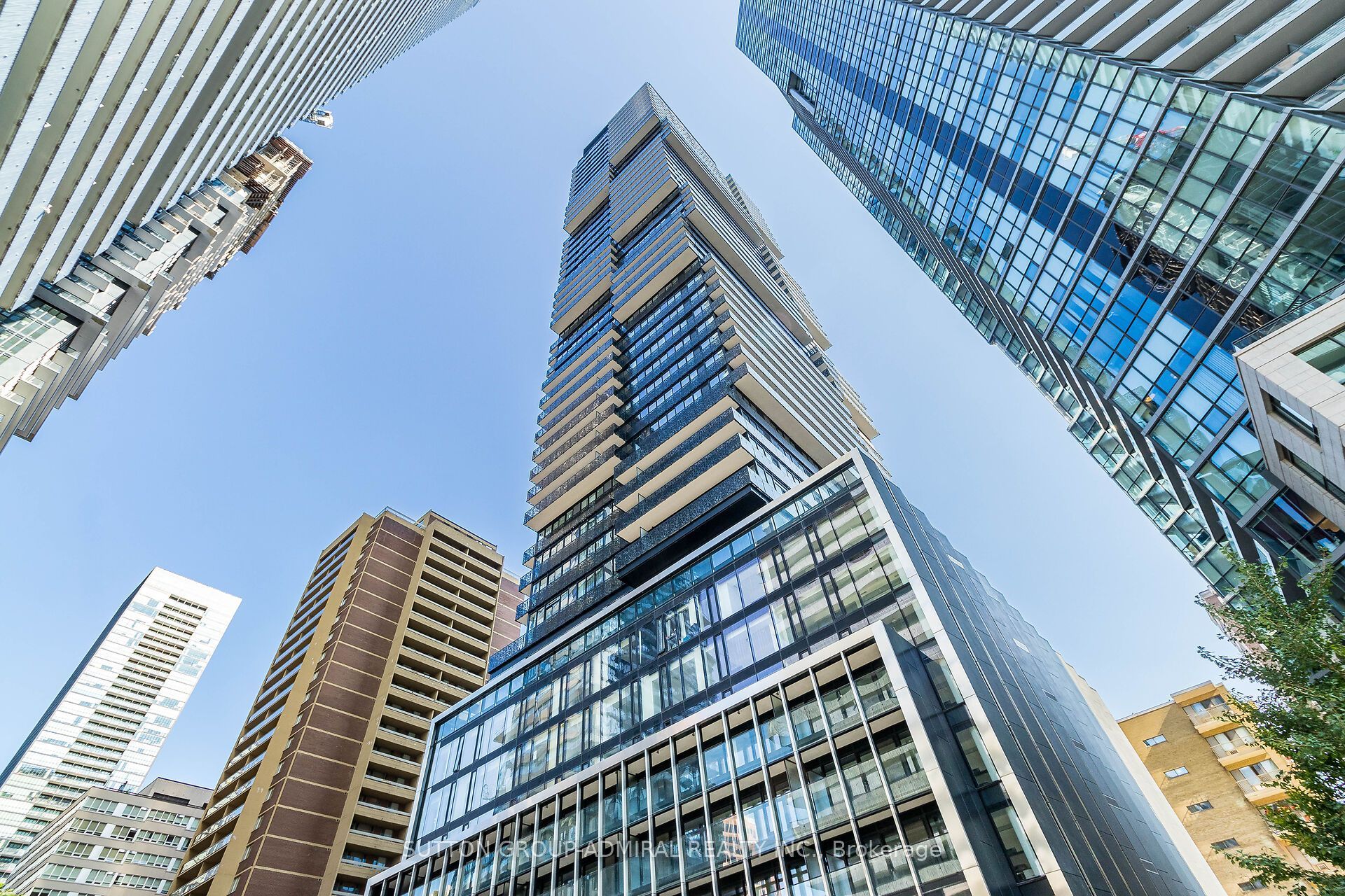 55 Charles Street E 2209, Toronto, ON M4Y 1S9