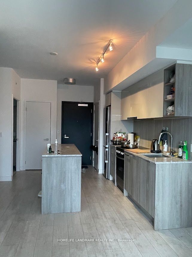 31 Tippett Road 1025, Toronto, ON M3H 0C8 photo 2