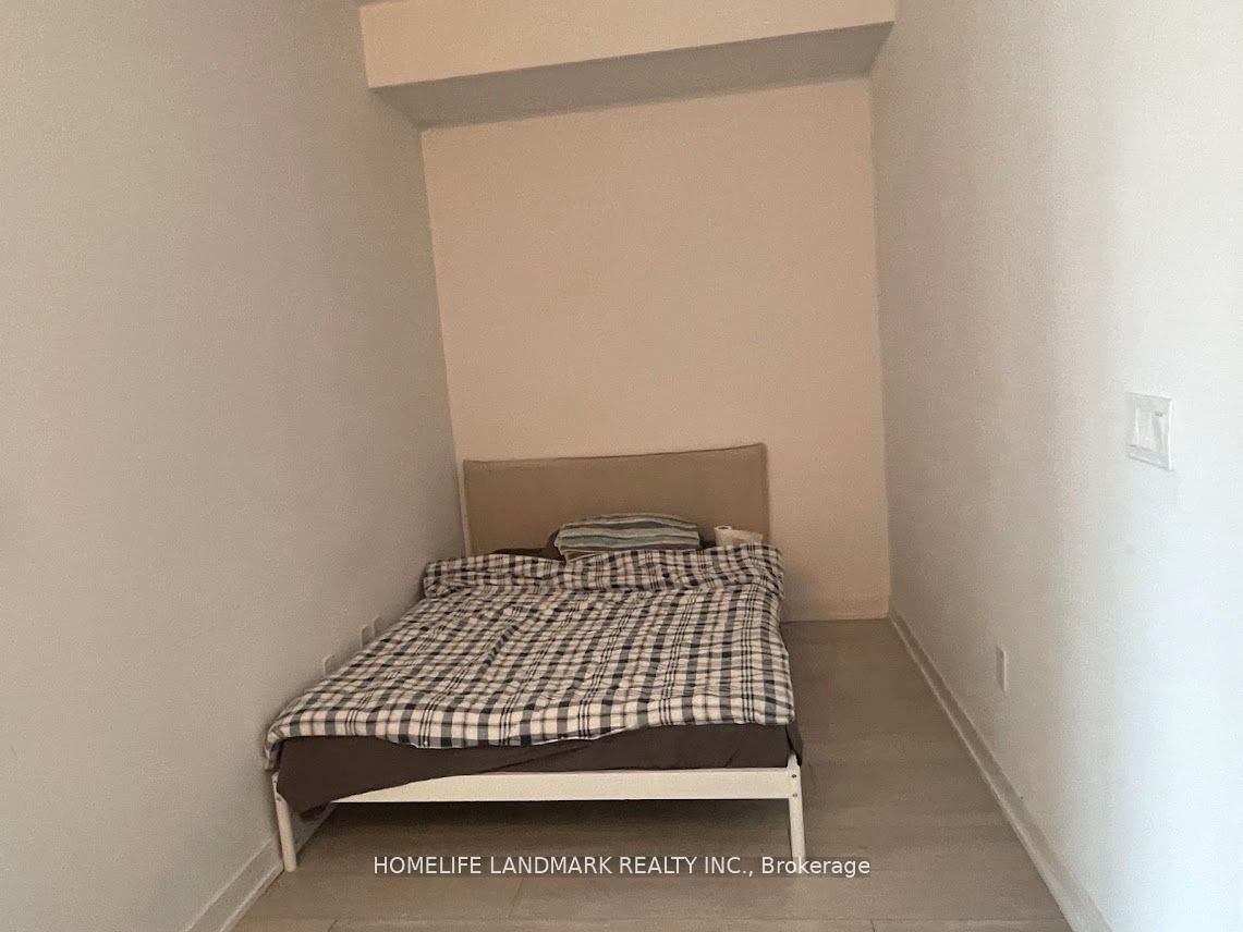 31 Tippett Road 1025, Toronto, ON M3H 0C8 photo 3