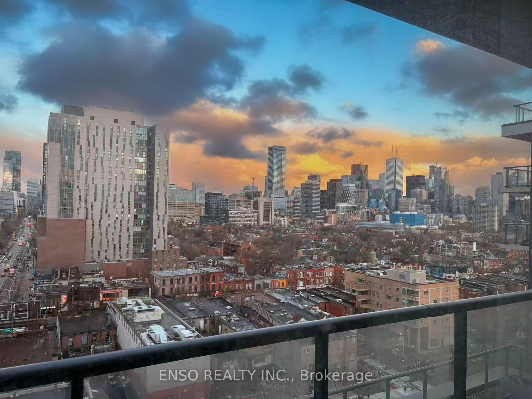 297 College Street 1221, Toronto, ON M5T 0C2 photo 2
