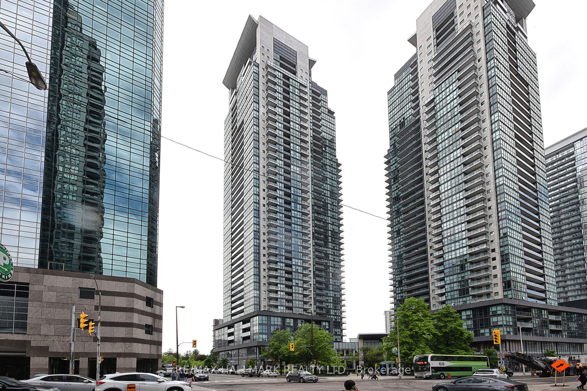 5162 Yonge Street 1806, Toronto, ON M2N 0E9 photo 3