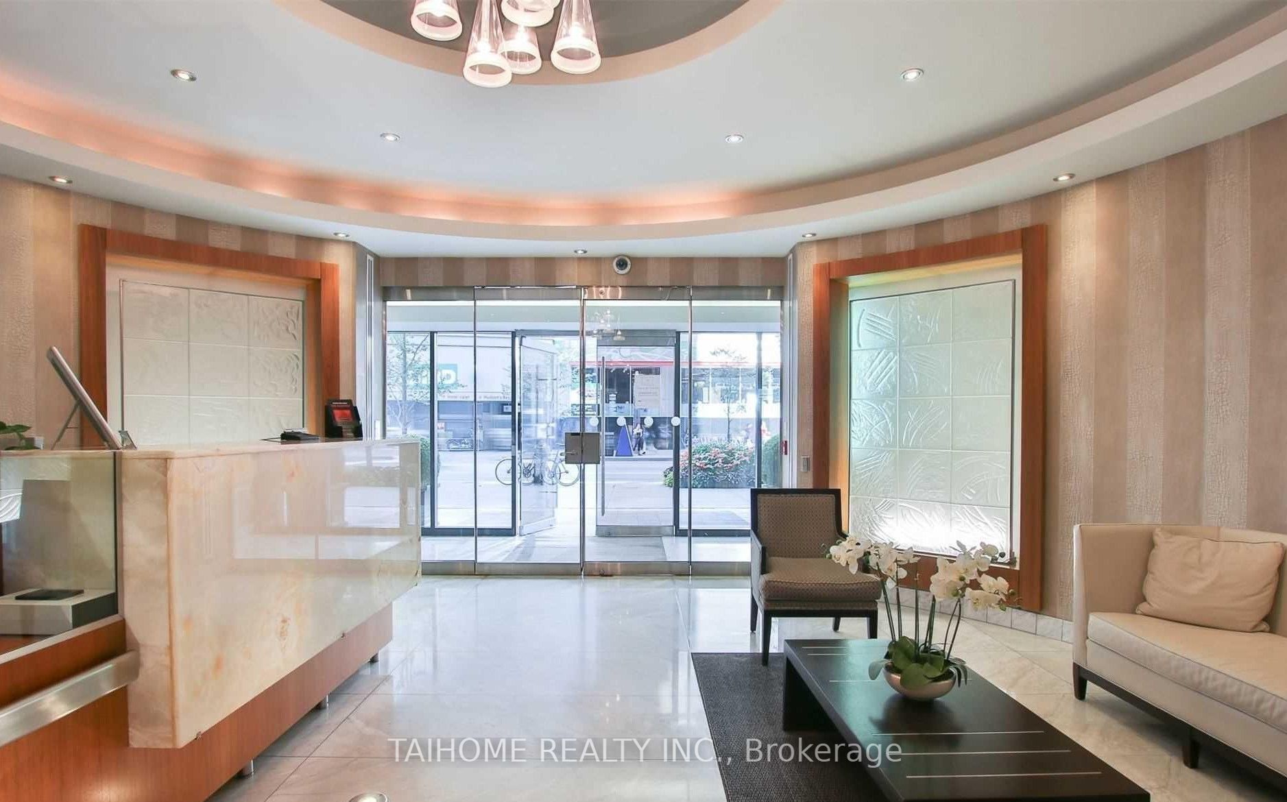 85 Bloor Street E 607, Toronto, ON M4W 3Y1 photo 3