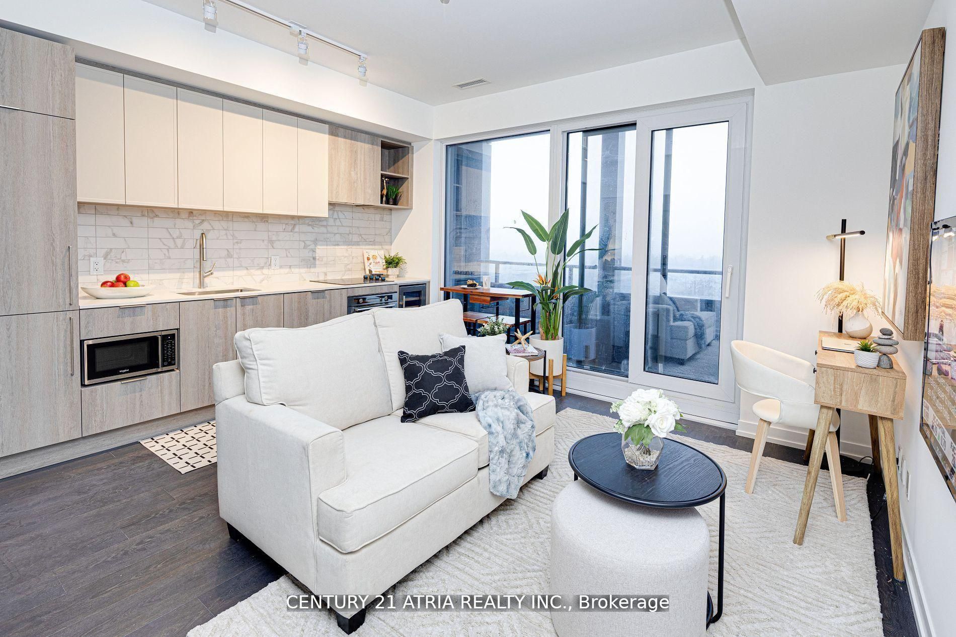 2020 Bathurst Street 1810, Toronto, ON M5P 0A6 photo 2