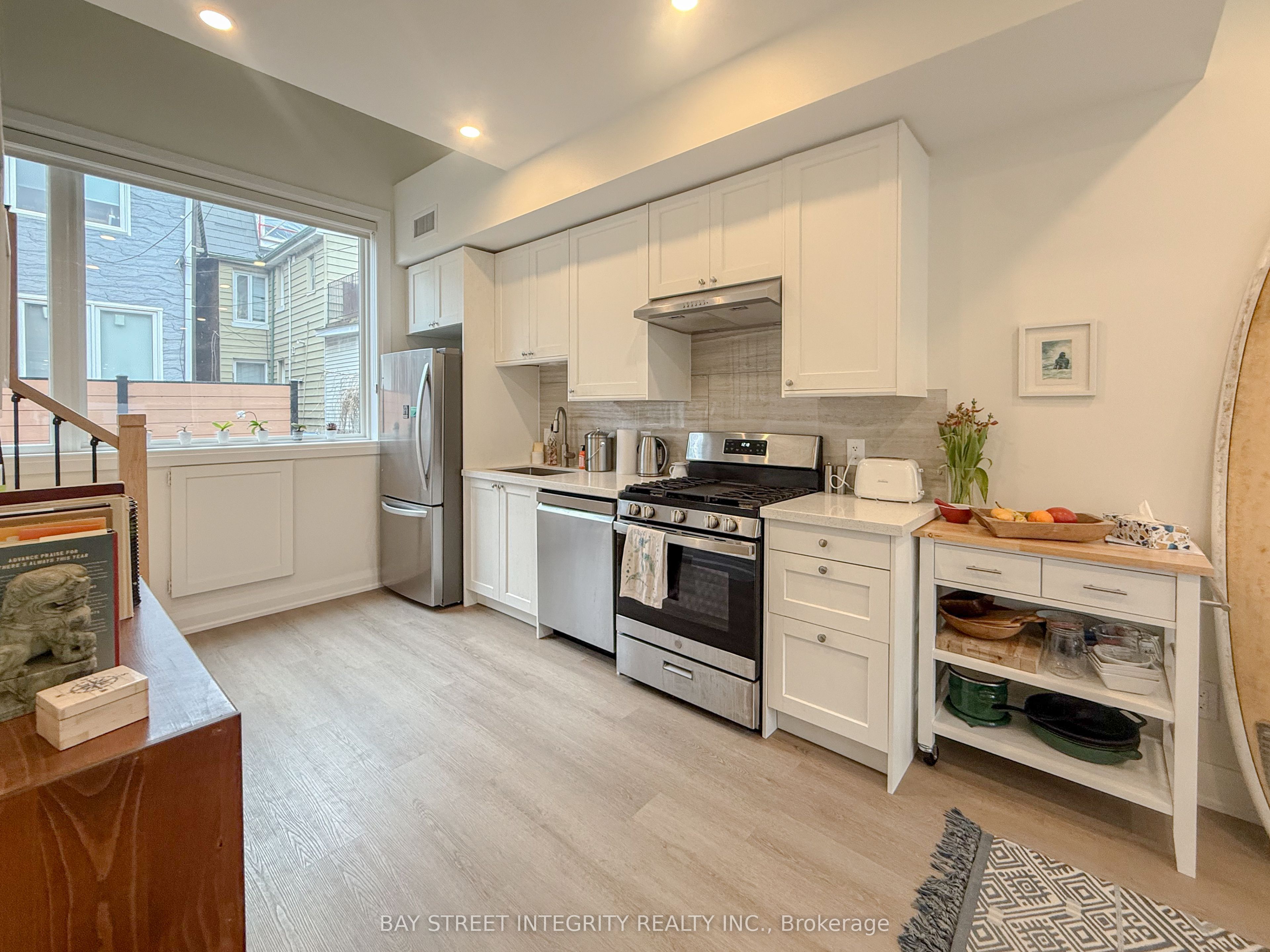 598 Crawford Street Laneway, Toronto, ON M6G 3K2 photo 2