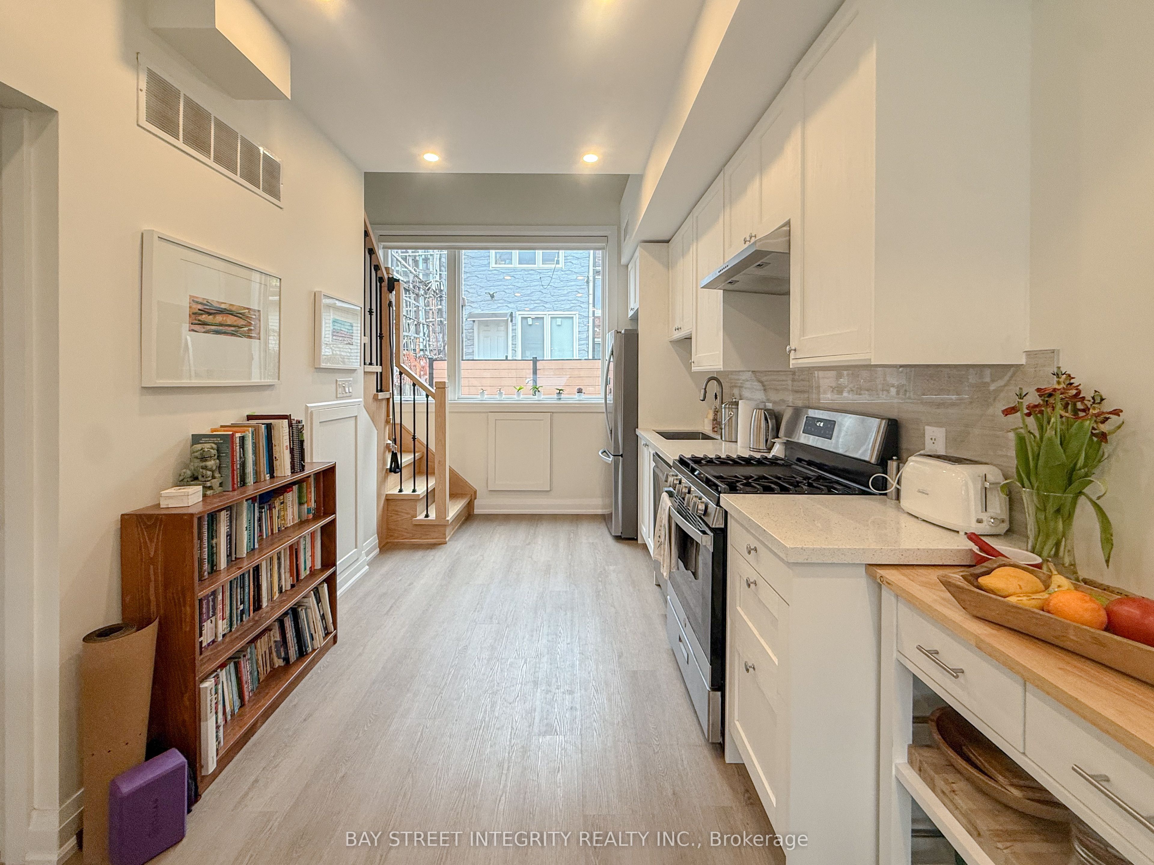 598 Crawford Street Laneway, Toronto, ON M6G 3K2 photo 4