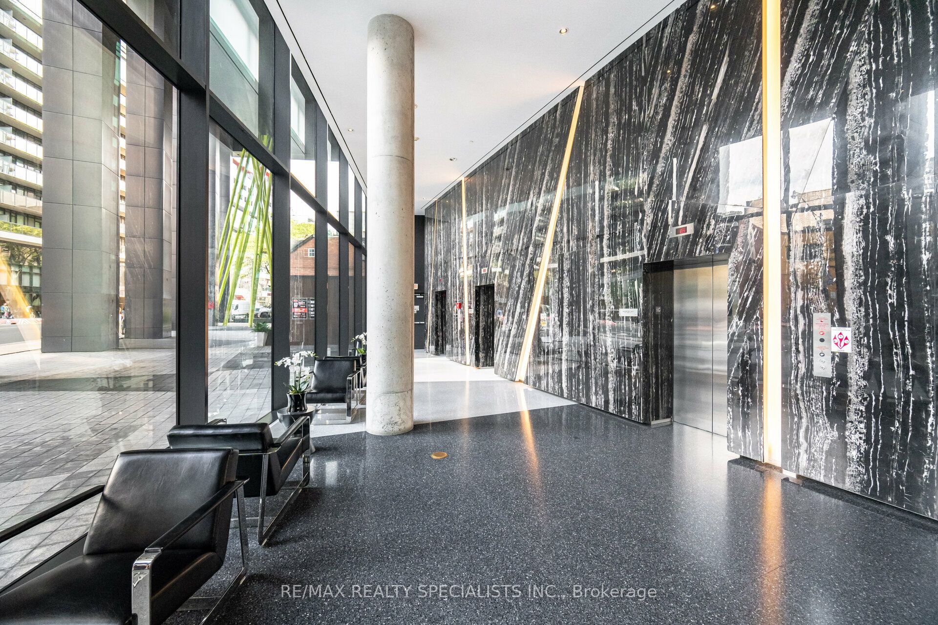 125 Peter Street 3012, Toronto, ON M5V 0M2 photo 3