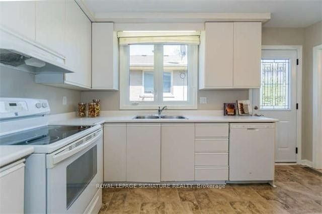 12 Lacewood Crescent, Toronto, ON M3A 2Z4 photo 5