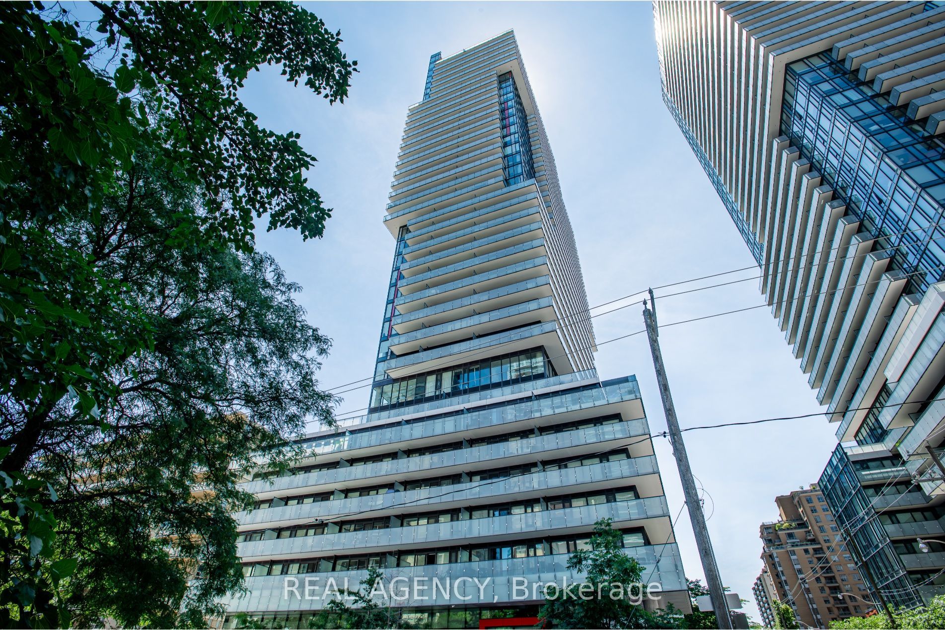 185 Roehampton Avenue 2512, Toronto, ON M4P 2K5 photo 2
