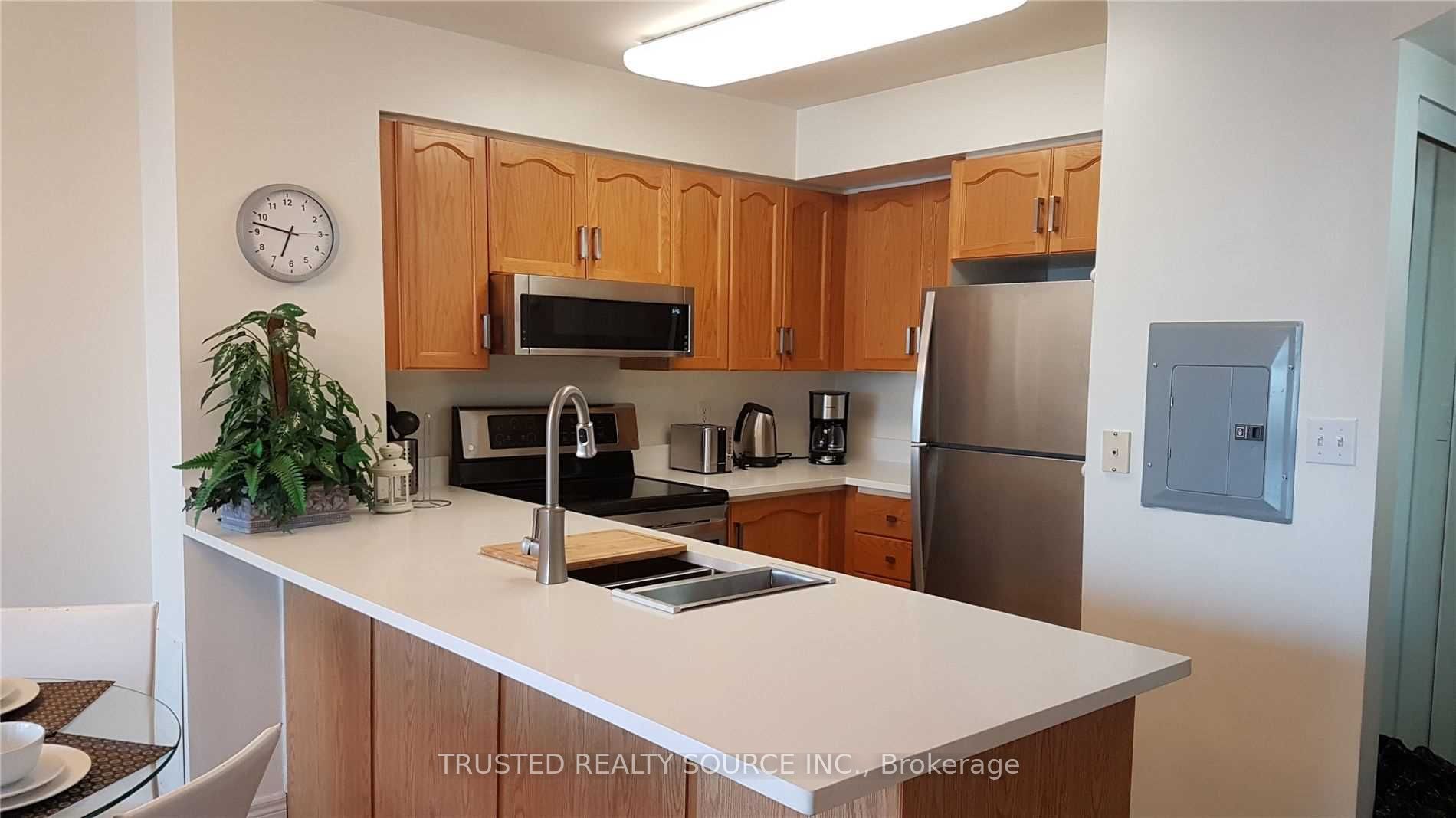 43 Eglinton Avenue E 1808, Toronto, ON M4P 1A2