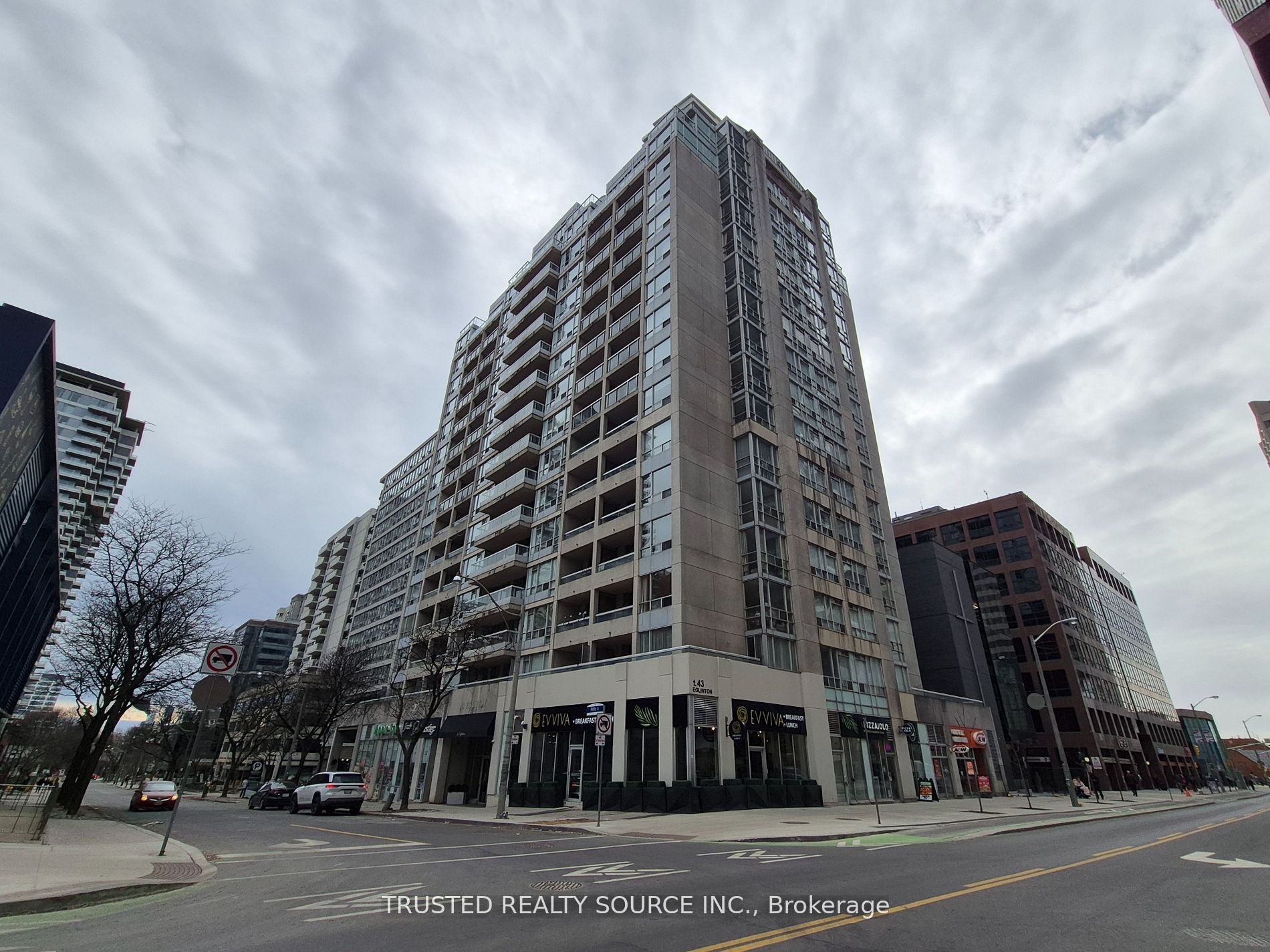 43 Eglinton Avenue E 1808, Toronto, ON M4P 1A2 photo 4