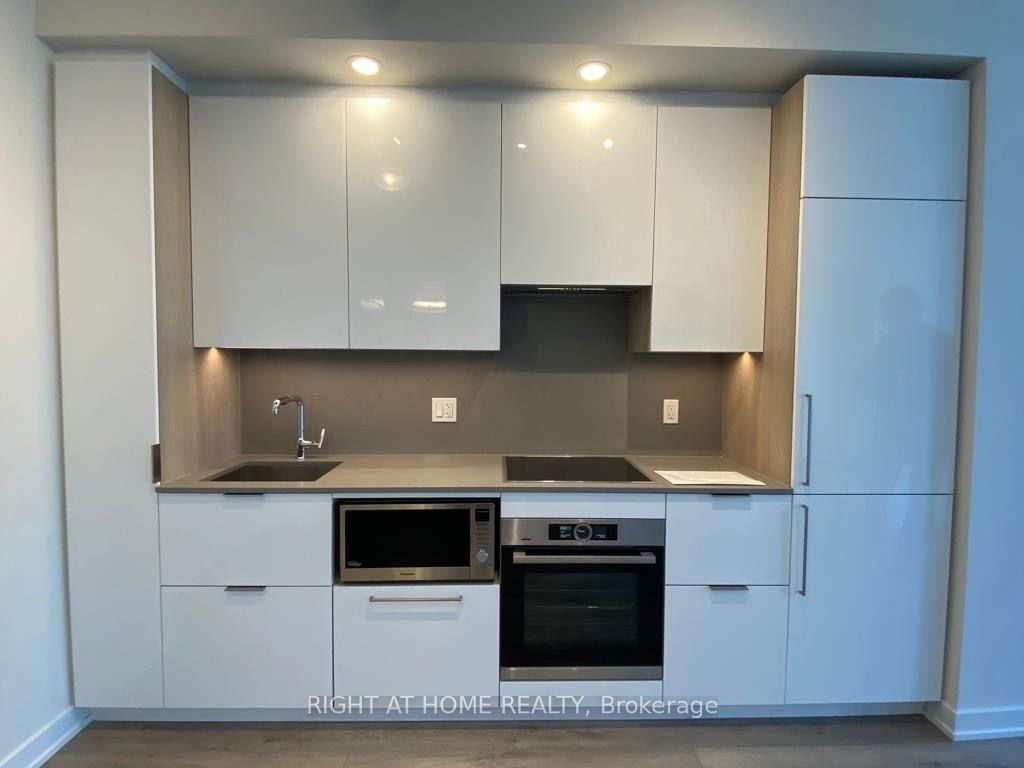 28 Freeland Street 3403, Toronto, ON M5E 0E3 photo 2