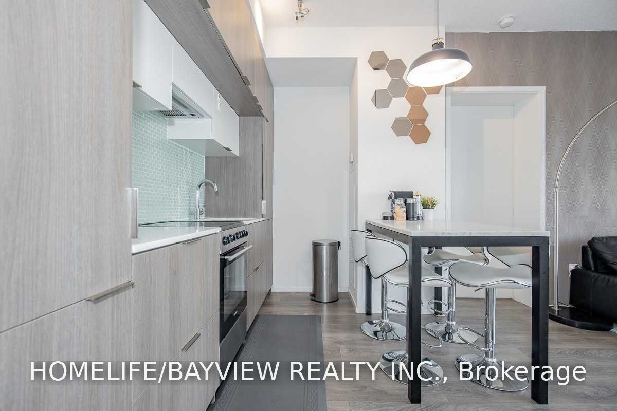159 Dundas Street E 1807, Toronto, ON M5B 1E4 photo 4
