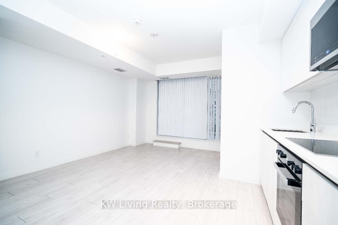 400 King Street W 523, Toronto, ON M5V 1K2 photo 5