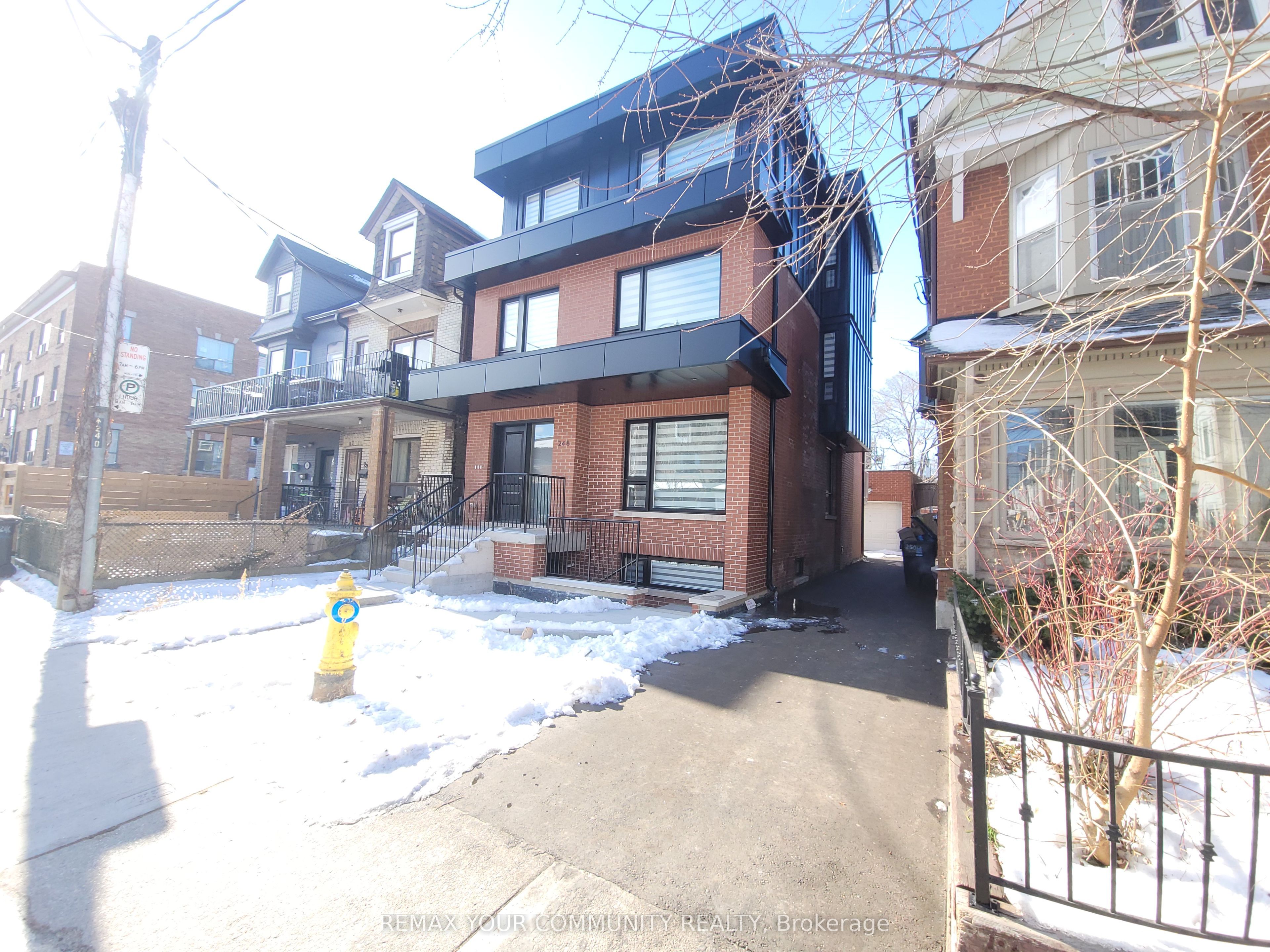 248 Gladstone Avenue BSMT, Toronto, ON M6J 3L6
