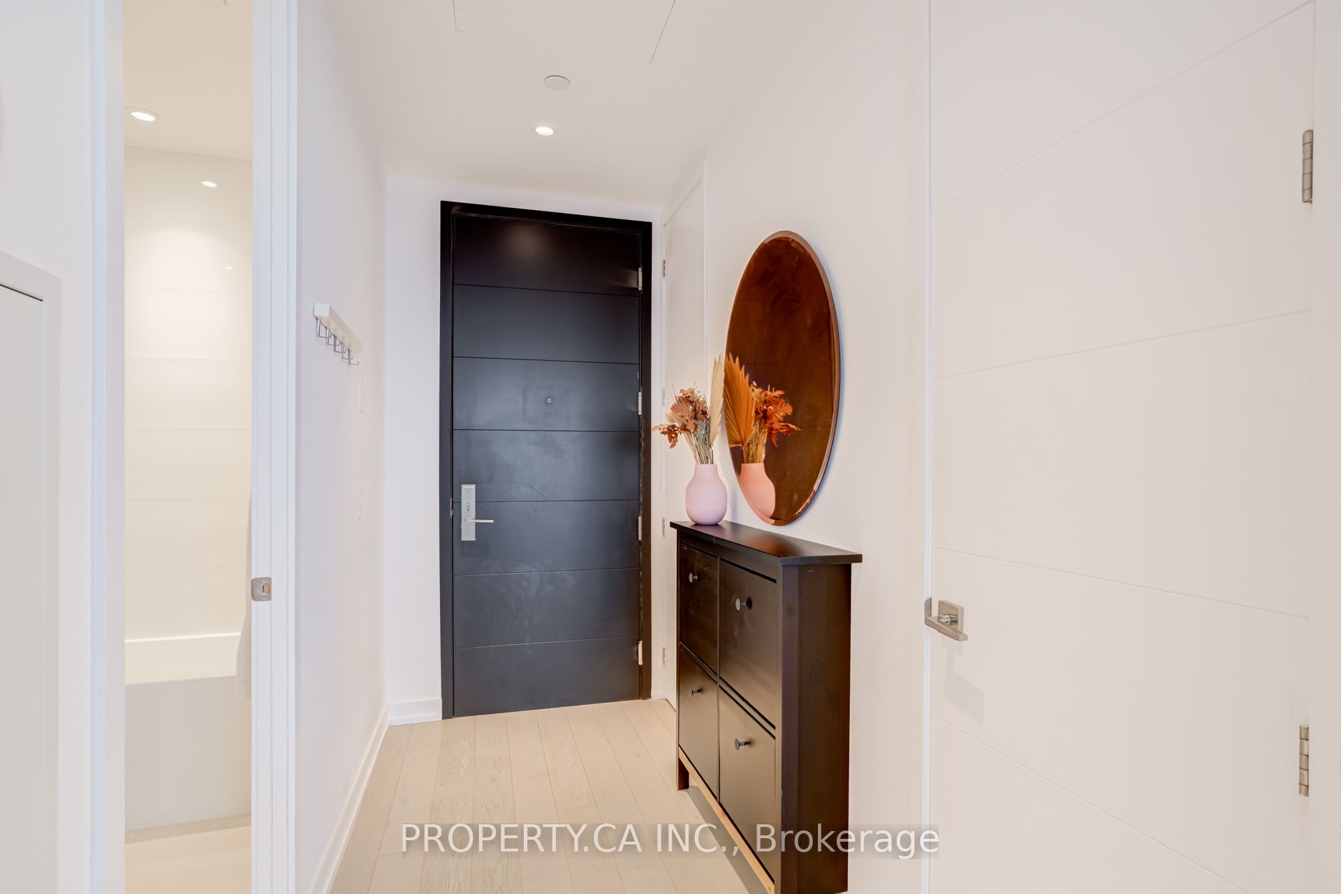 488 University Avenue 5308, Toronto, ON M5G 0C1 photo 2