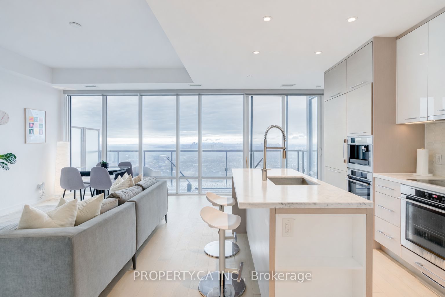 488 University Avenue 5308, Toronto, ON M5G 0C1 photo 4