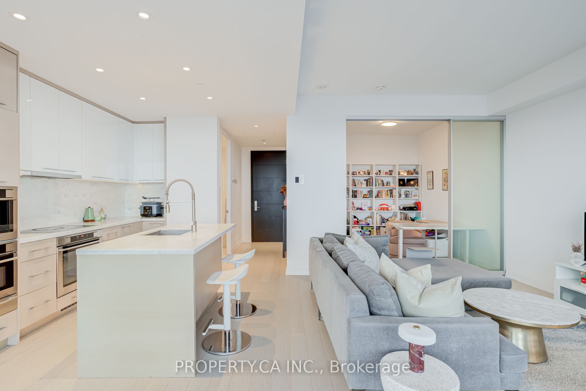 488 University Avenue 5308, Toronto, ON M5G 0C1 photo 5