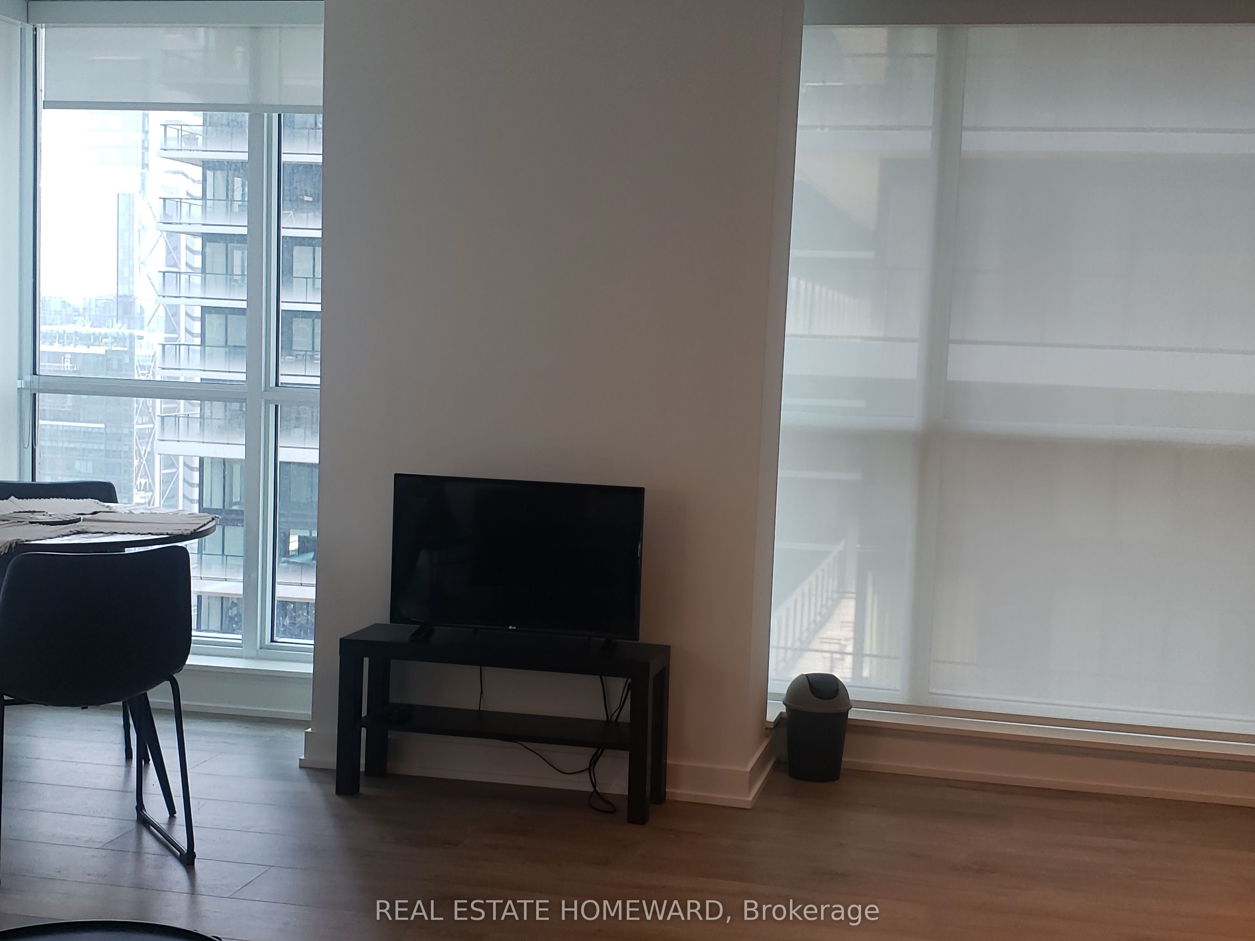 327 King Street W 2903, Toronto, ON M5V 0W7 photo 4