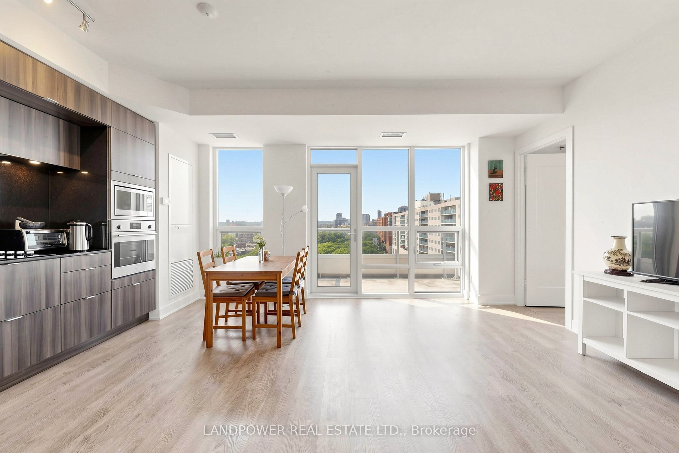 38 Cameron Street 908, Toronto, ON M5T 0C3 photo 2