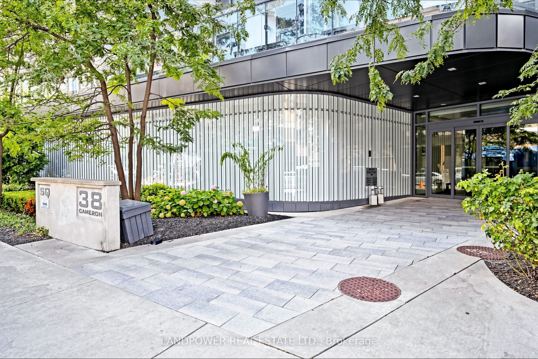 38 Cameron Street 908, Toronto, ON M5T 0C3 photo 5