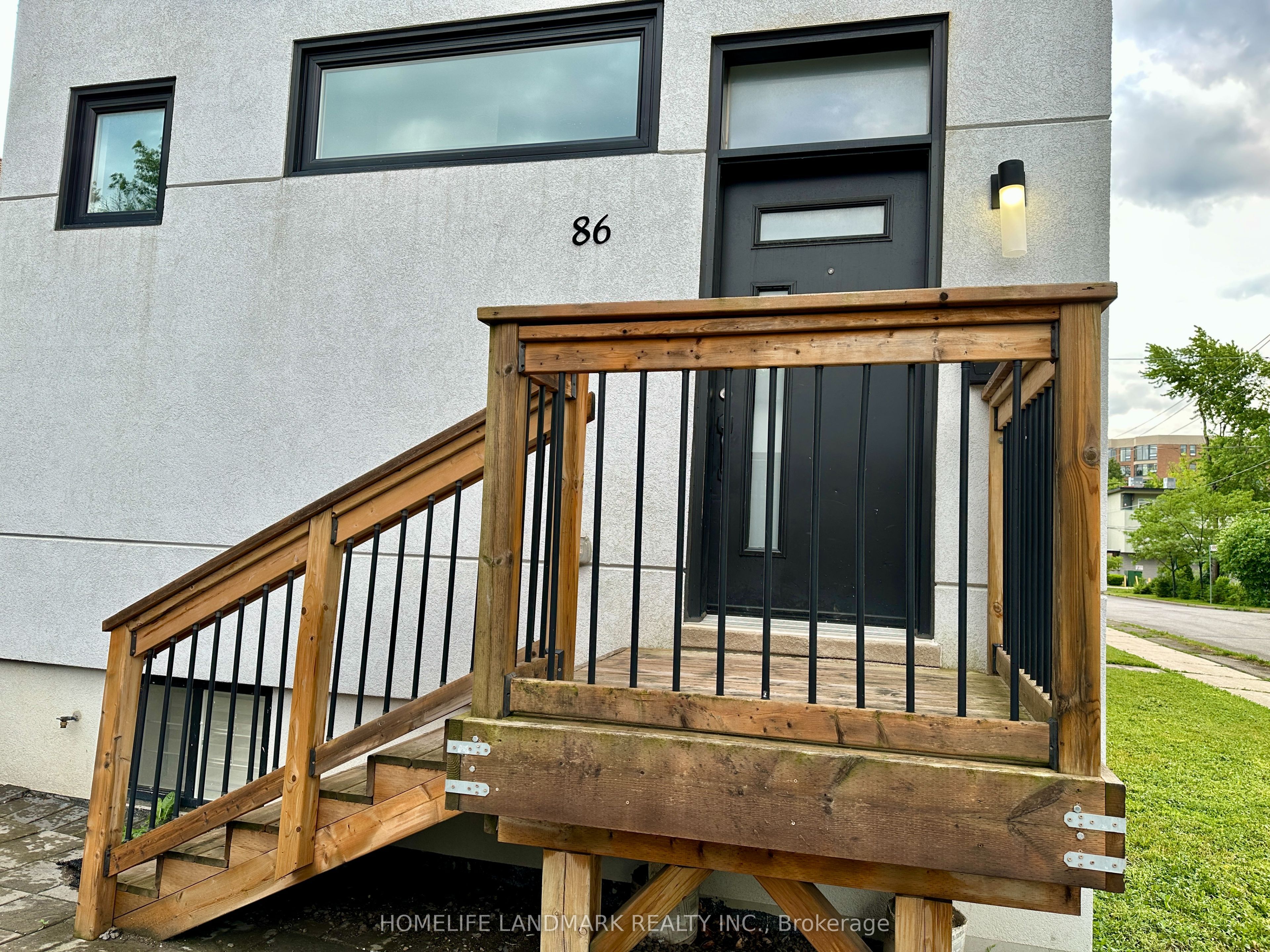 86 Pemberton Avenue, Toronto, ON M2M 1Y5 photo 2