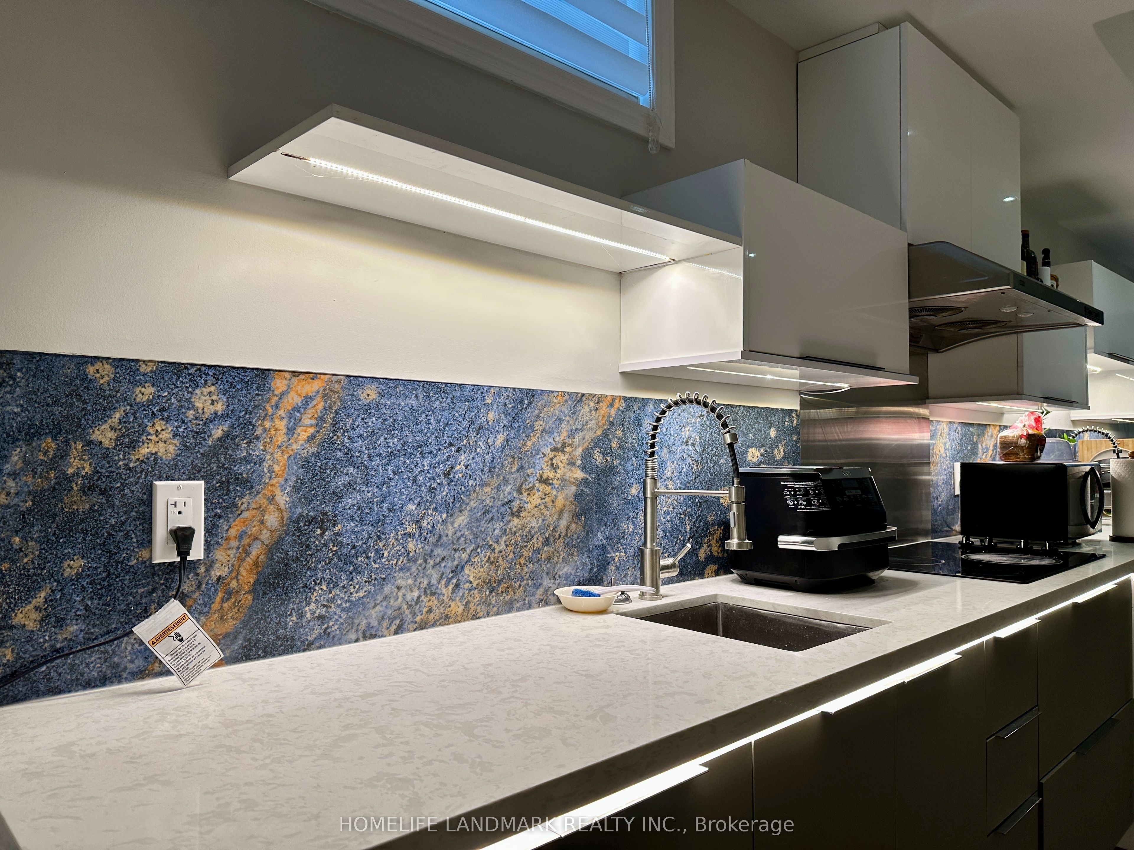 86 Pemberton Avenue, Toronto, ON M2M 1Y5 photo 3