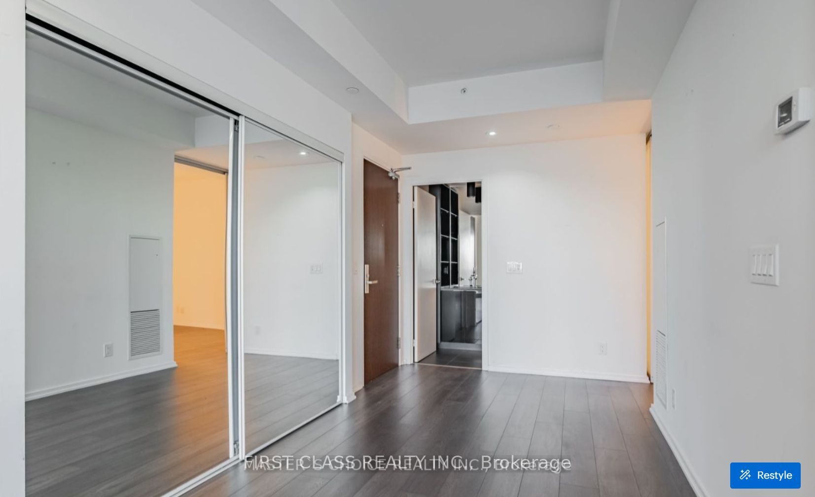 70 Temperance Street 4303, Toronto, ON M5H 0B1 photo 3