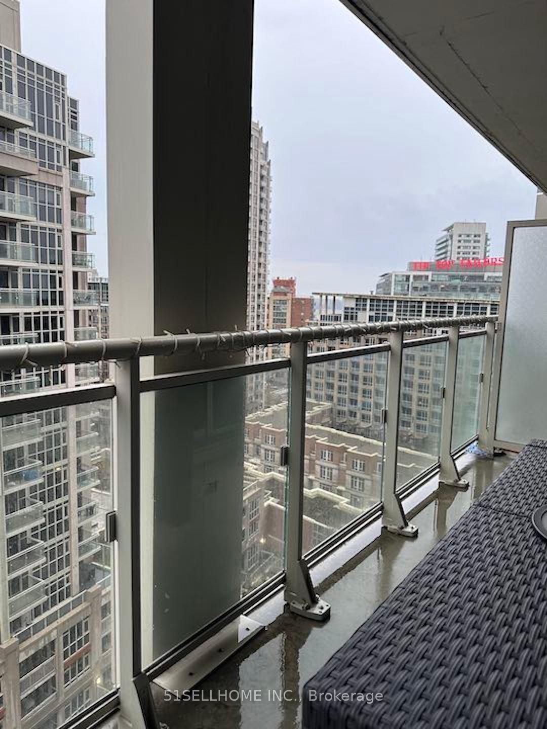 35 Bastion Street 1720, Toronto, ON M5V 0C2 photo 2