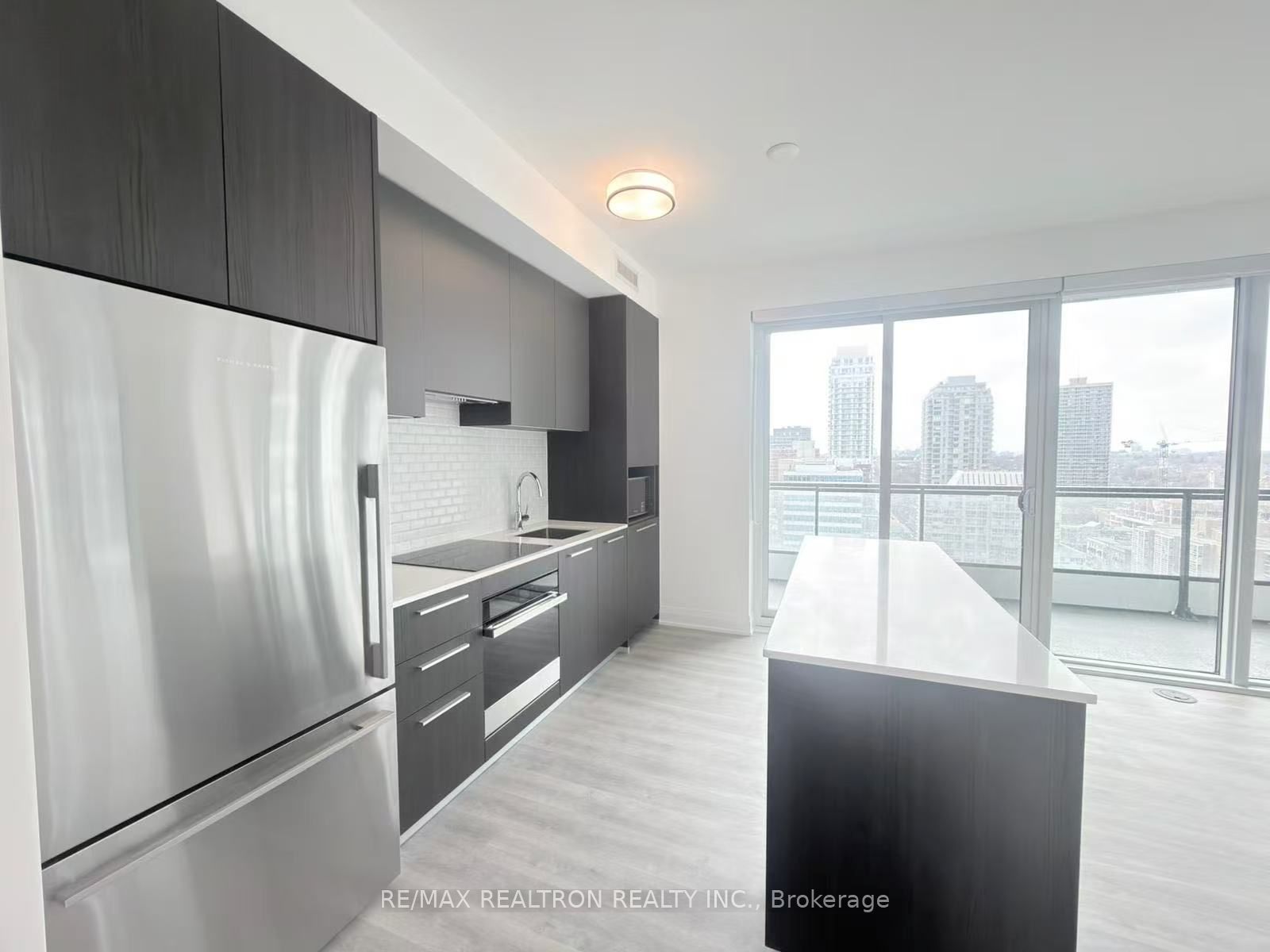 65 Broadway Avenue 1609, Toronto, ON M4P 1T9