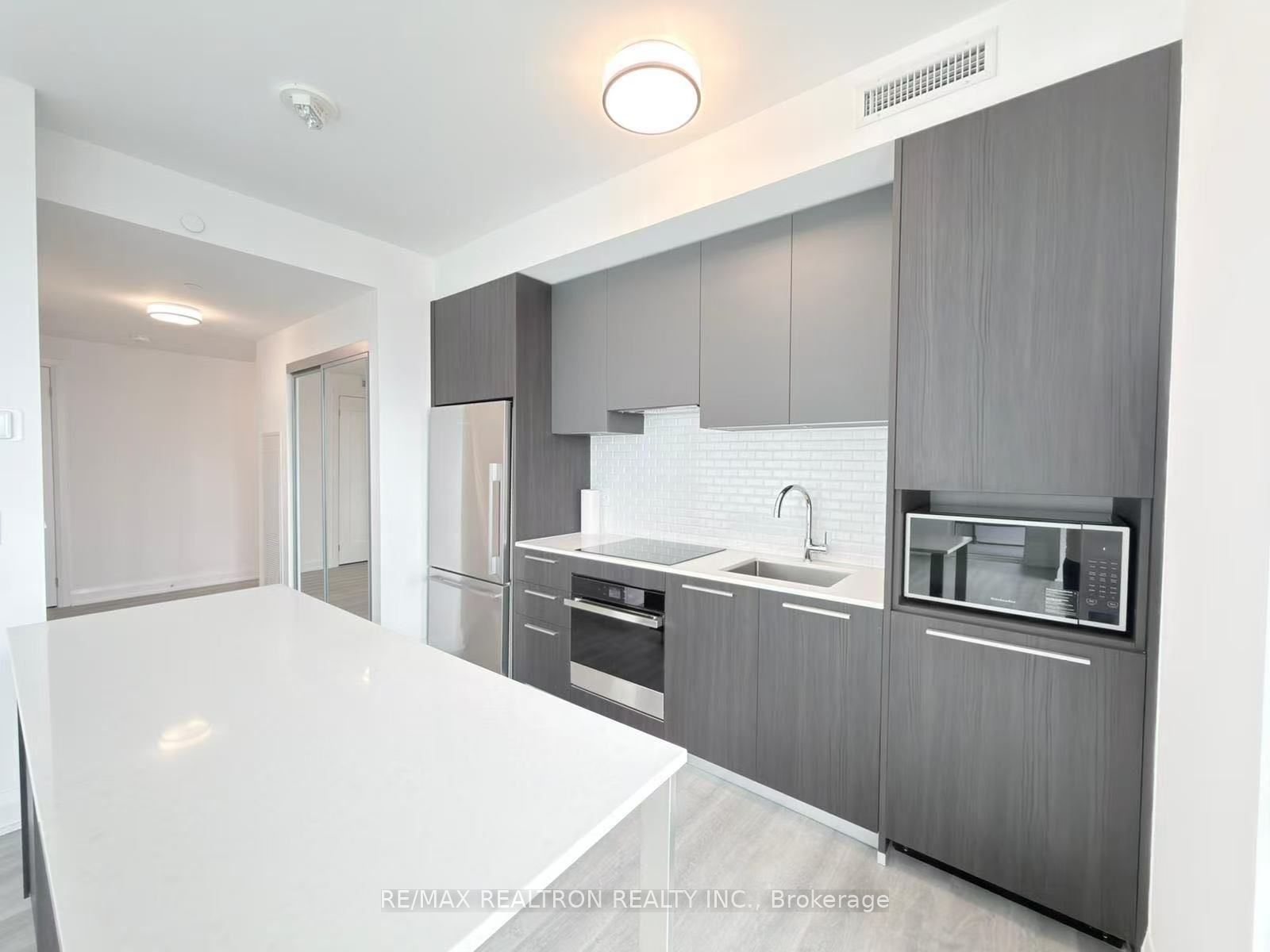 65 Broadway Avenue 1609, Toronto, ON M4P 1T9 photo 3
