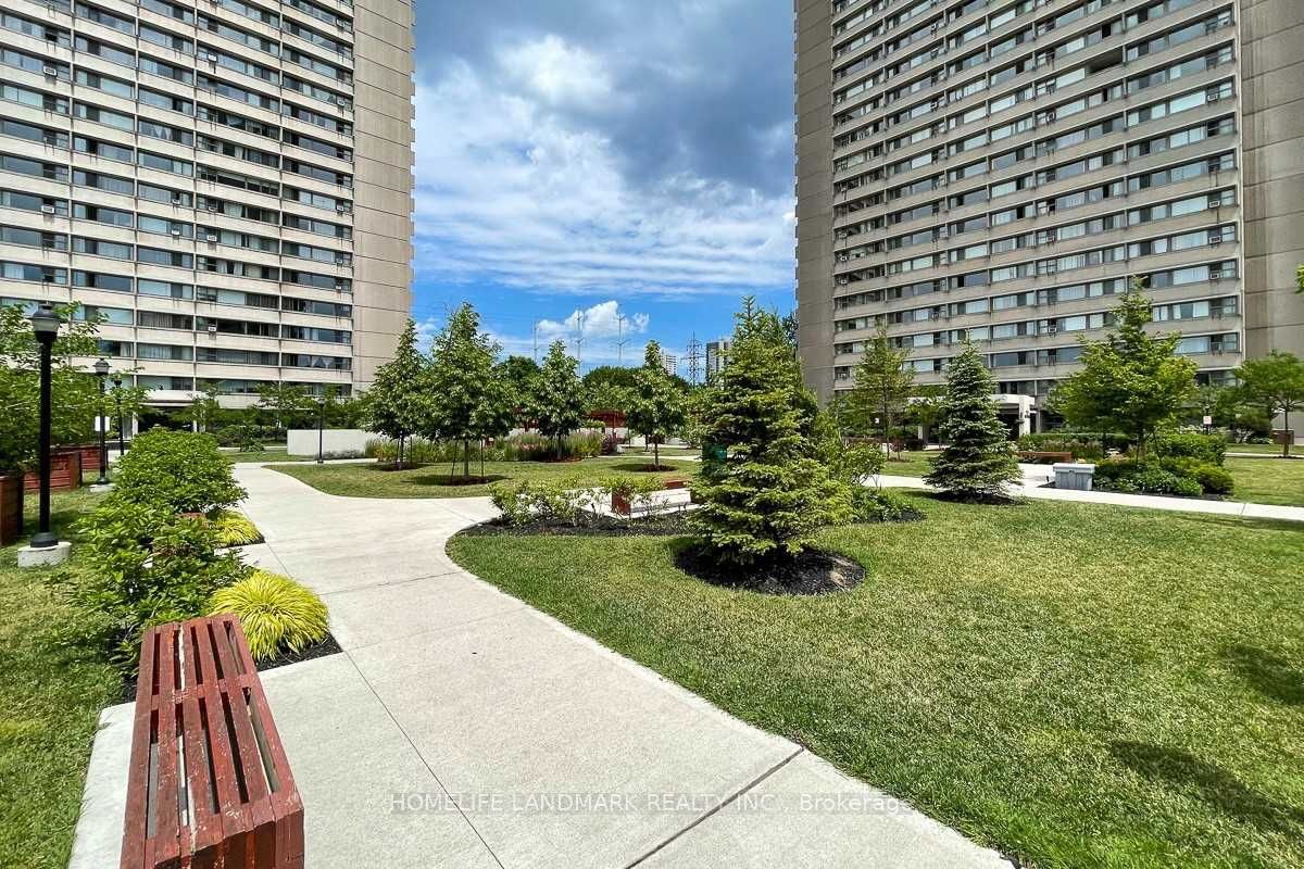 725 Don Mills Road 1103, Toronto, ON M3C 1S7 photo 2