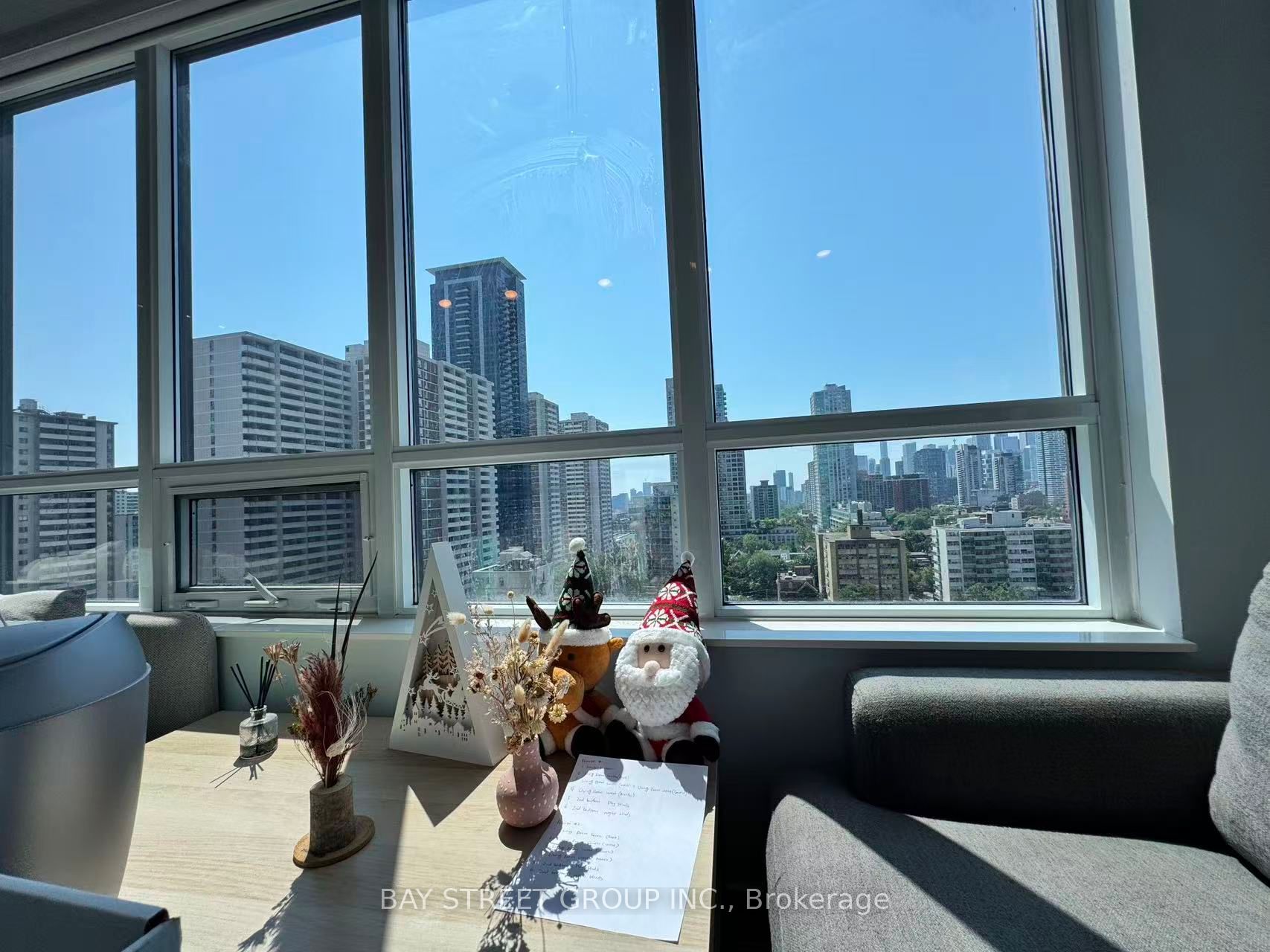 28 Linden Street 1206, Toronto, ON M4Y 0A4 photo 2