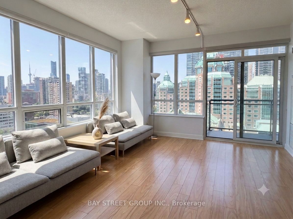 28 Linden Street 1206, Toronto, ON M4Y 0A4 photo 3
