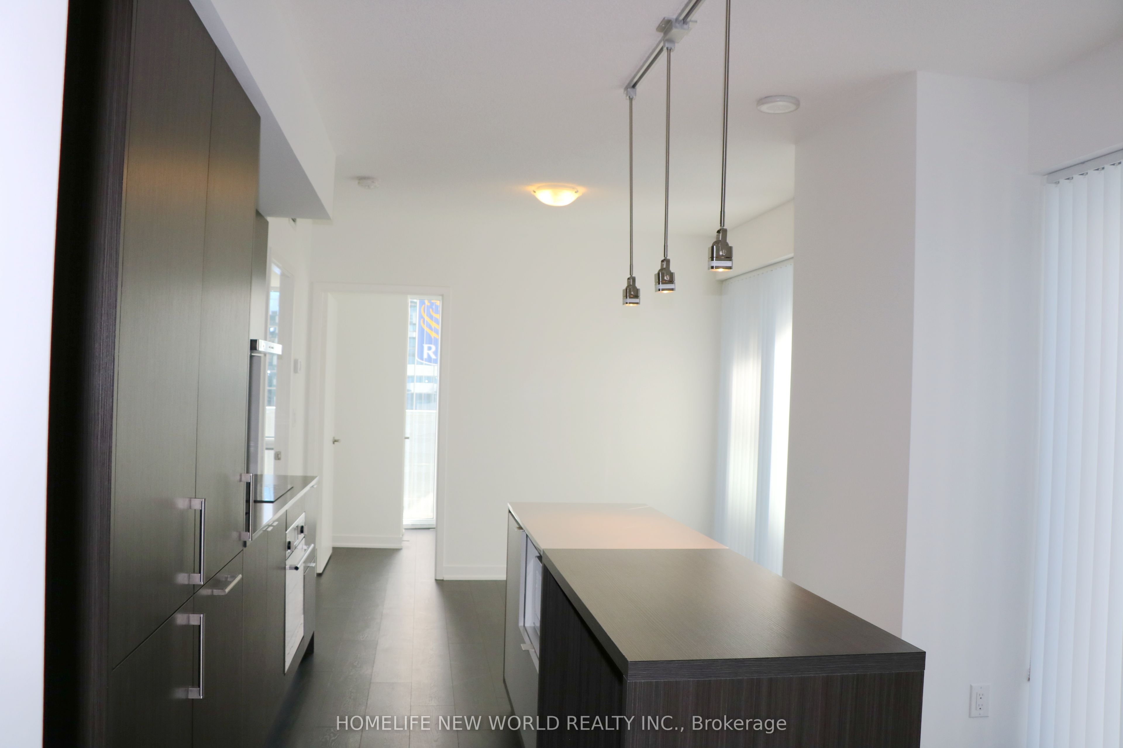 100 Harbour Street 4210, Toronto, ON M5J 0B5 photo 4