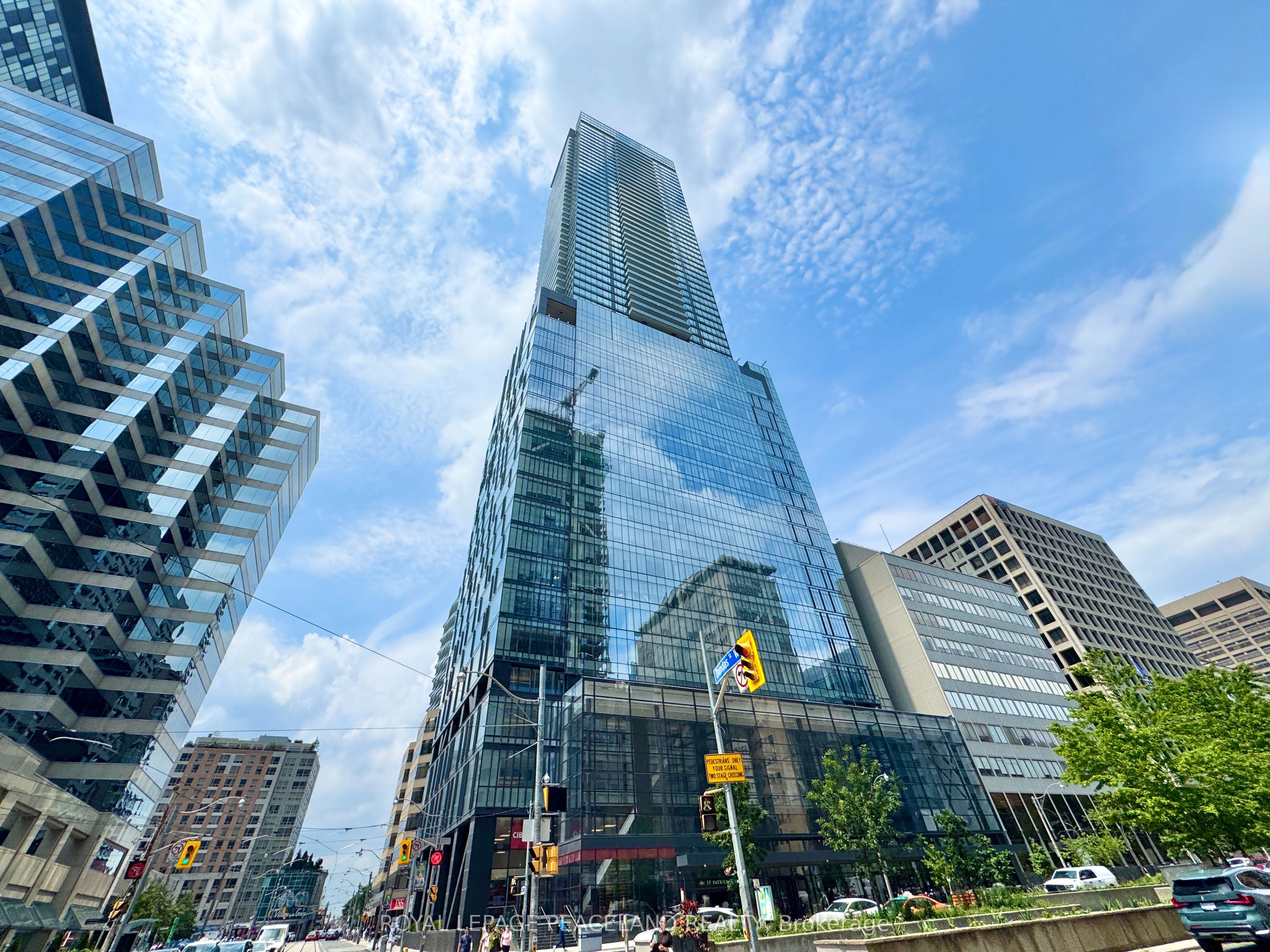 488 University Avenue 2601, Toronto, ON M5G 0C1 photo 2