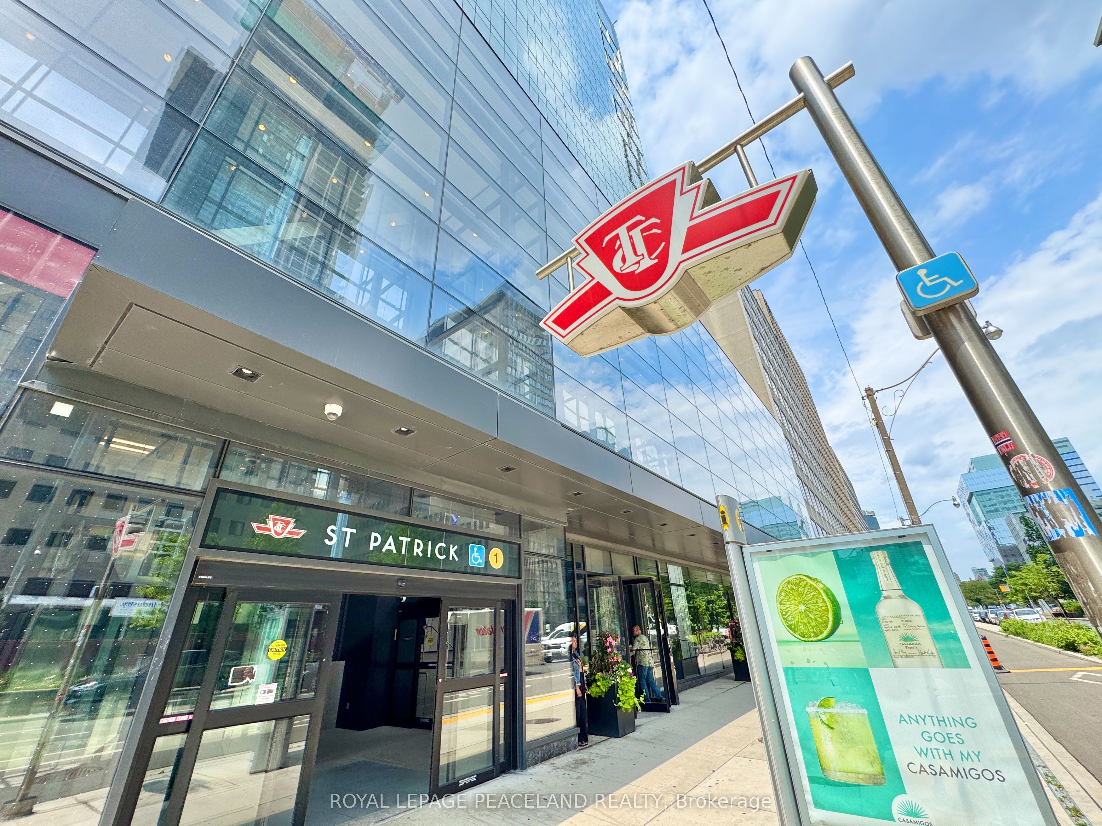 488 University Avenue 2601, Toronto, ON M5G 0C1 photo 3