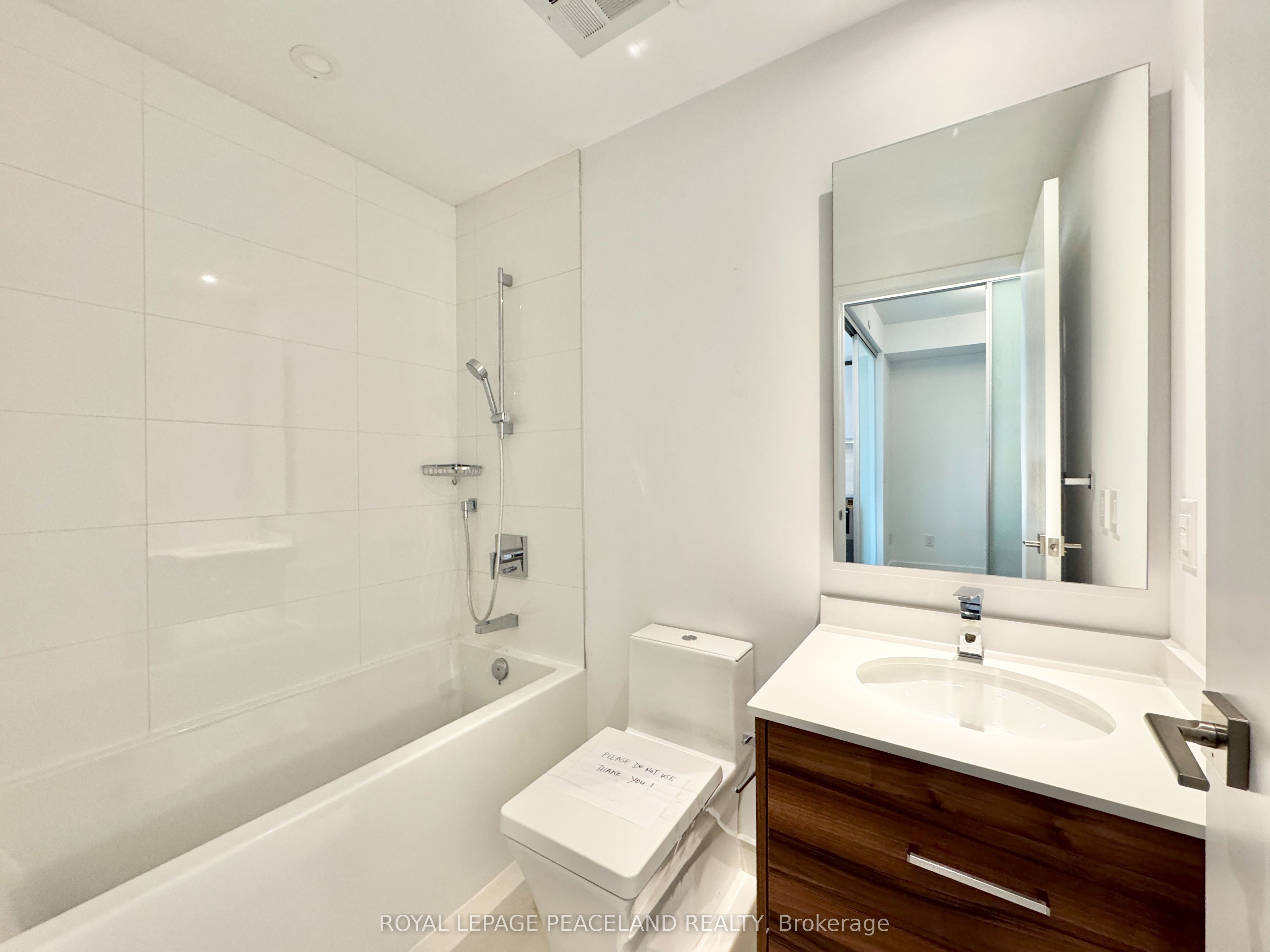 488 University Avenue 2601, Toronto, ON M5G 0C1 photo 5