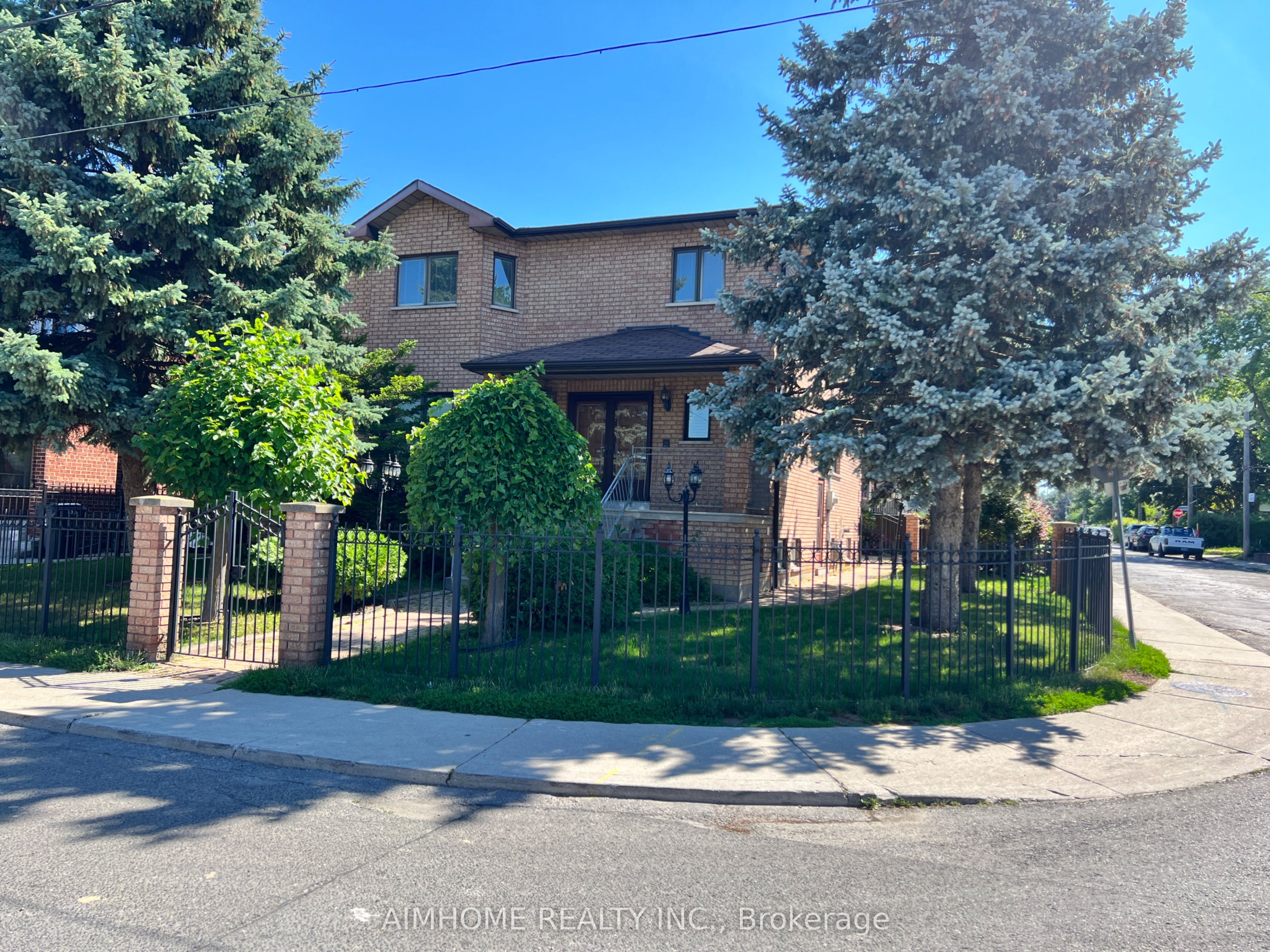 531 Lauder Avenue, Toronto, ON M6E 3J5 photo 2