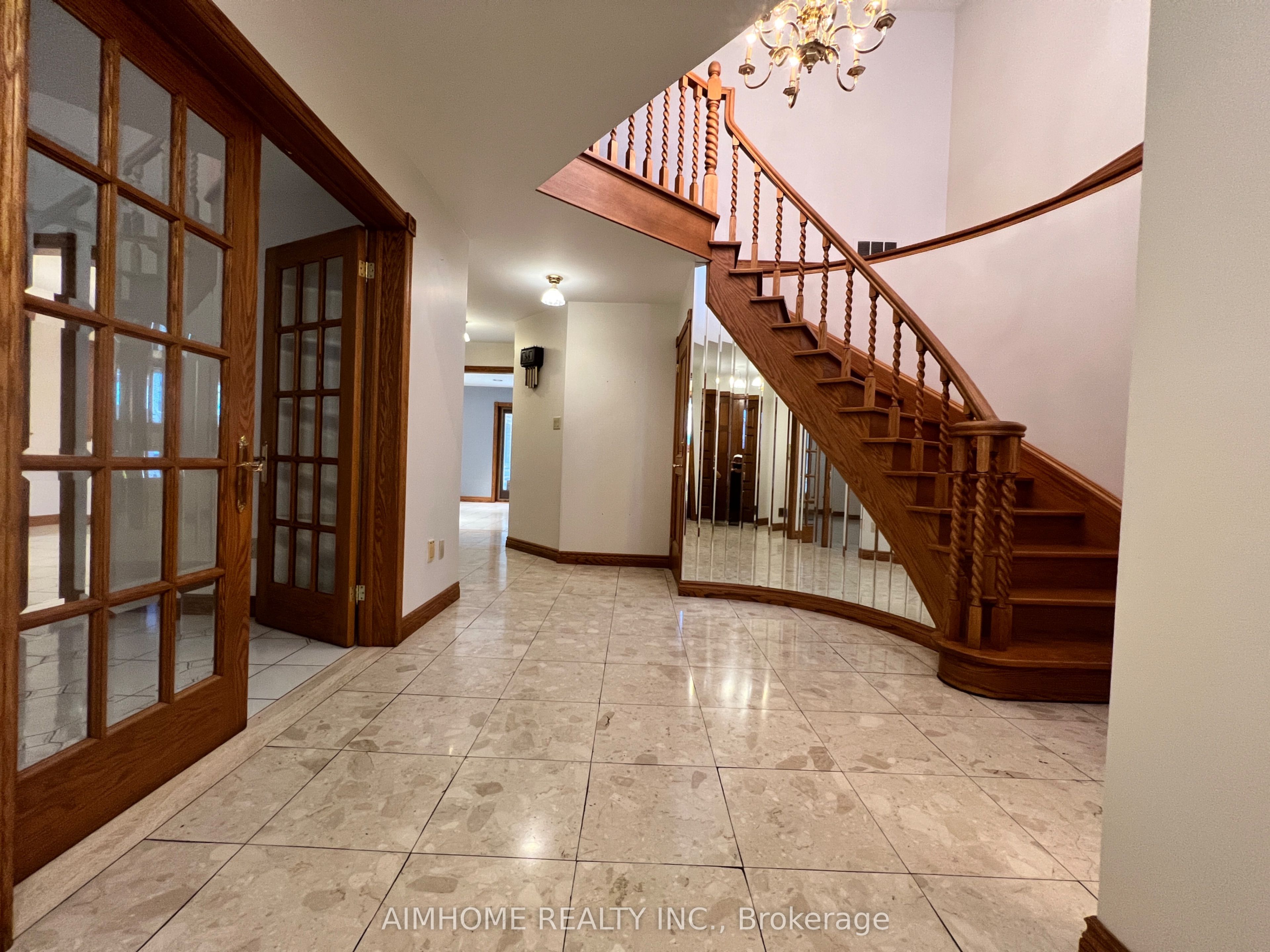 531 Lauder Avenue, Toronto, ON M6E 3J5 photo 3