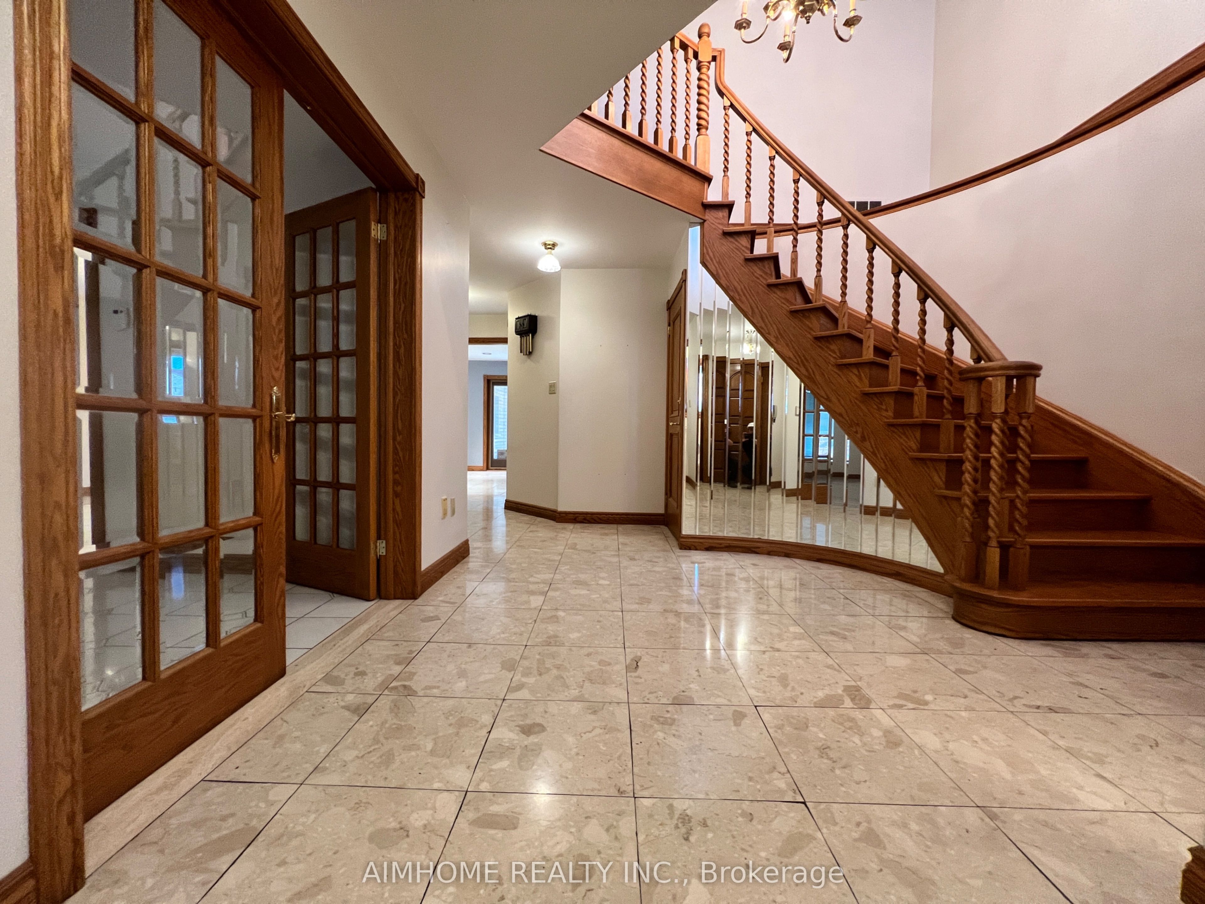 531 Lauder Avenue, Toronto, ON M6E 3J5 photo 4