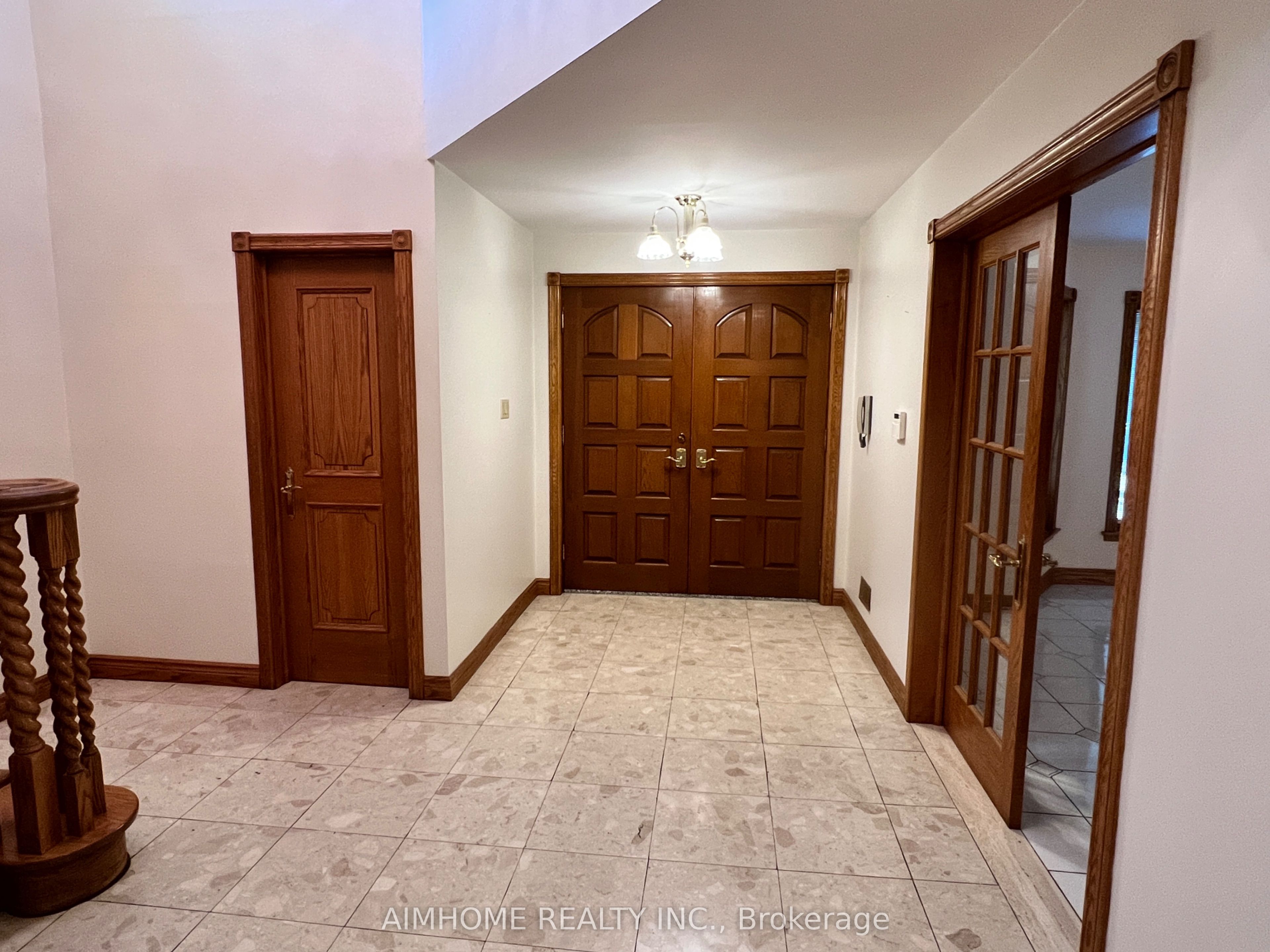 531 Lauder Avenue, Toronto, ON M6E 3J5 photo 5