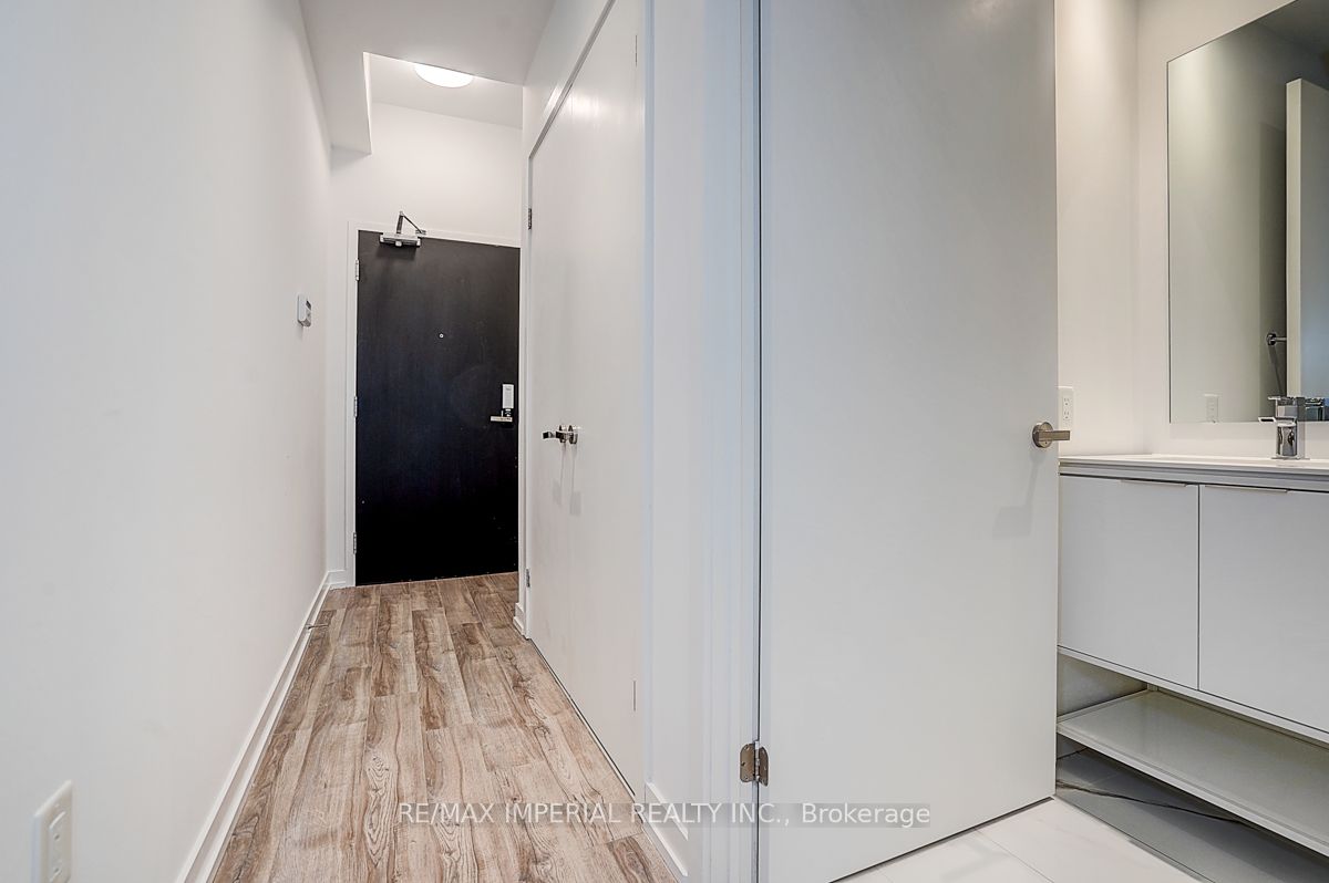 77 Shuter Street 710, Toronto, ON M5B 0B8 photo 3